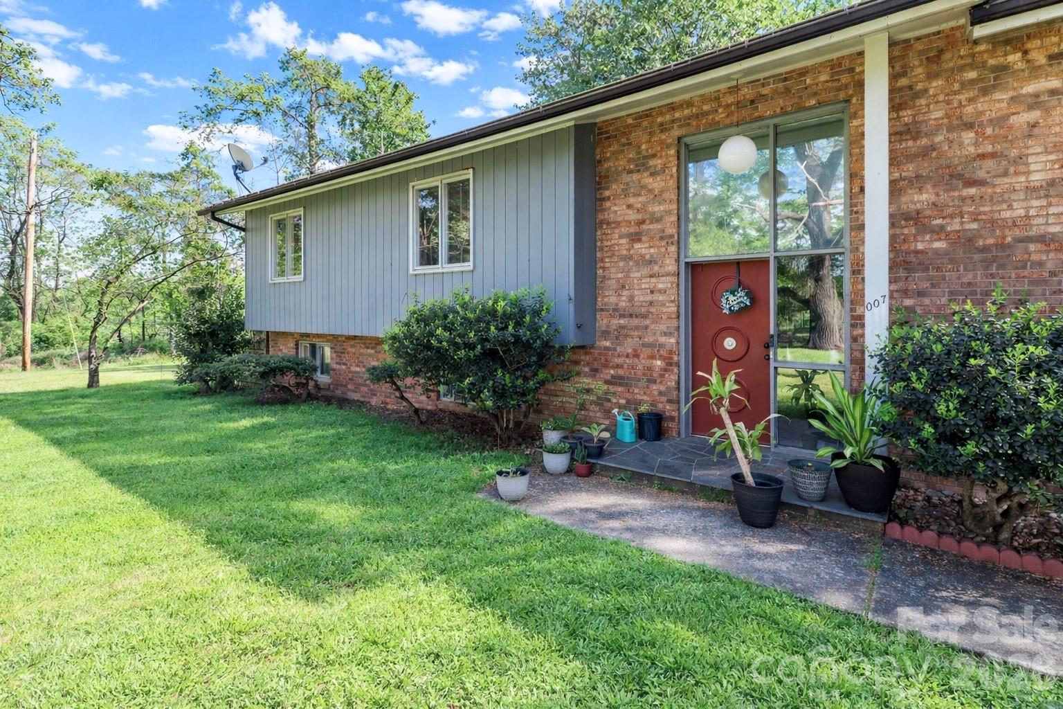 225 Midway Road Property Photo 2