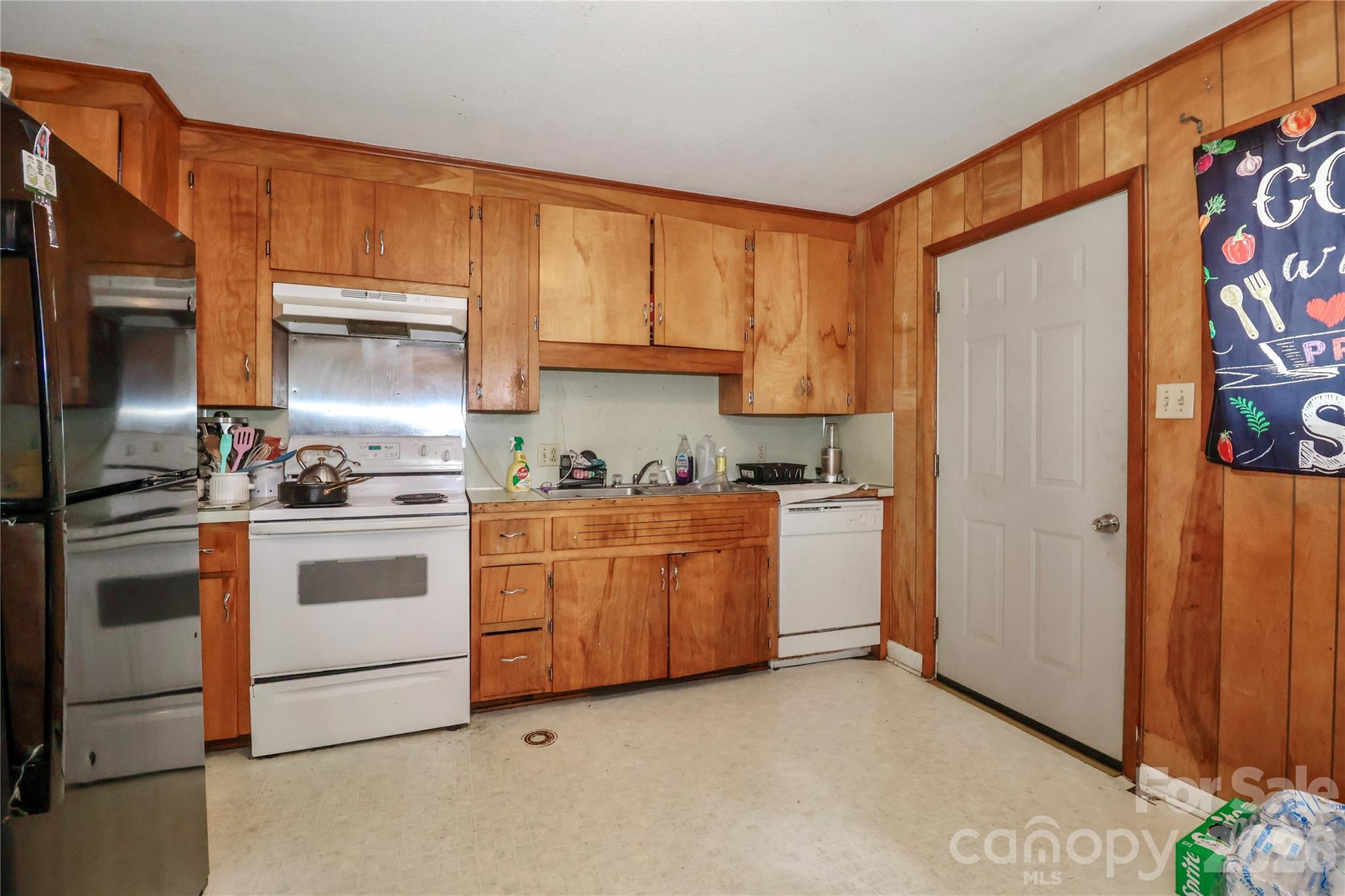 225 Midway Road Property Photo 9