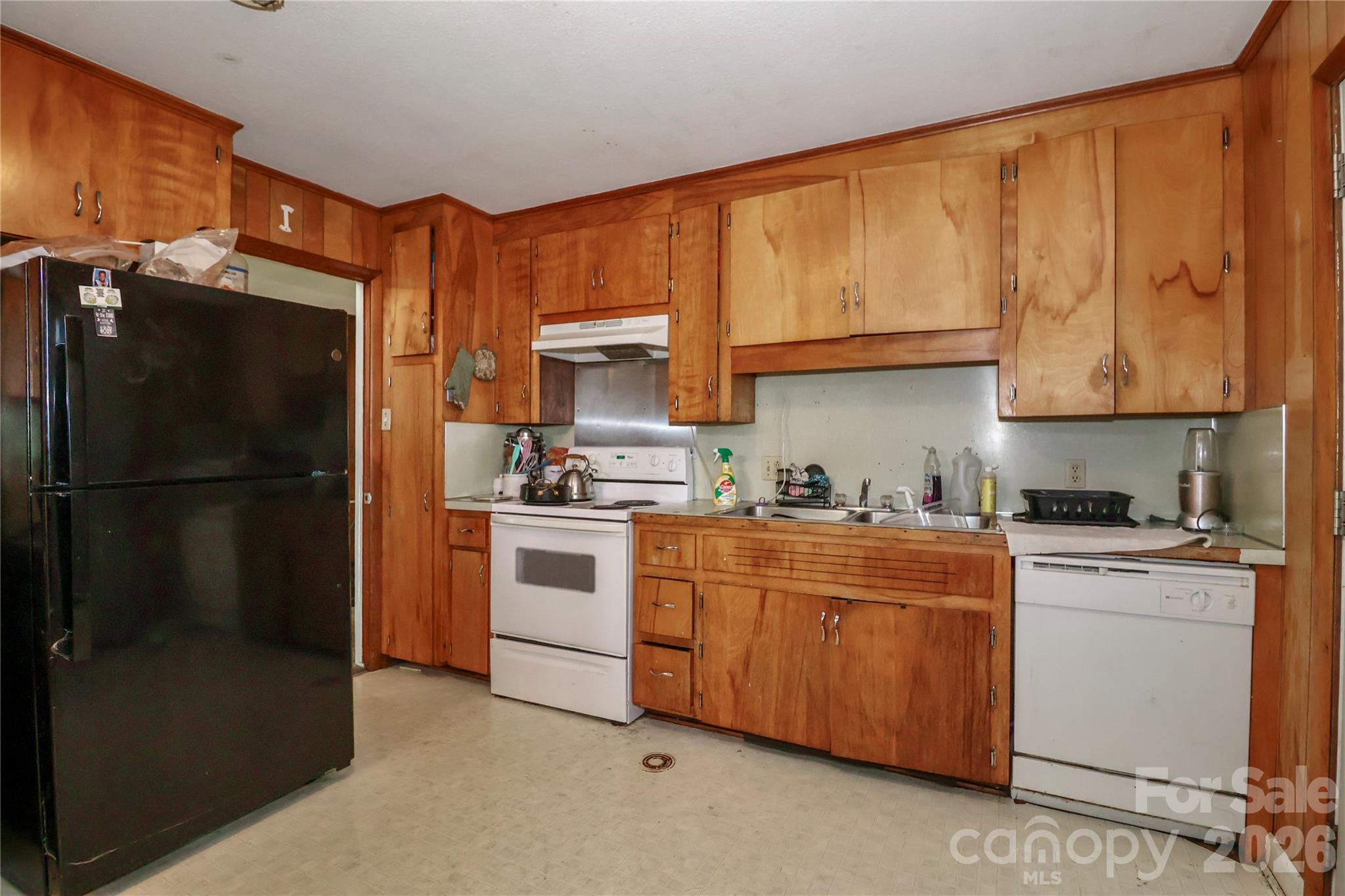 225 Midway Road Property Photo 10