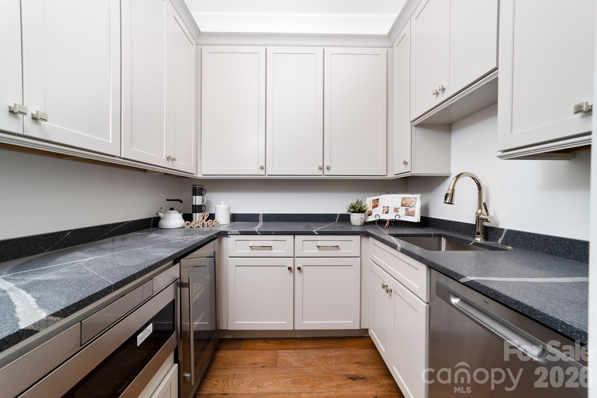 222 Walnut Street Property Photo 19