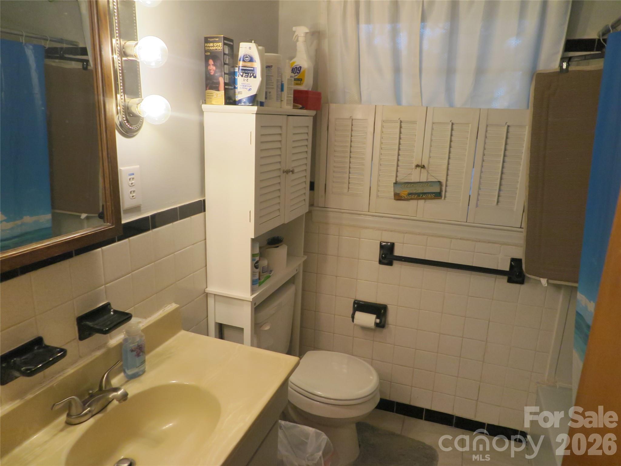 419 S Church Street Property Photo 9