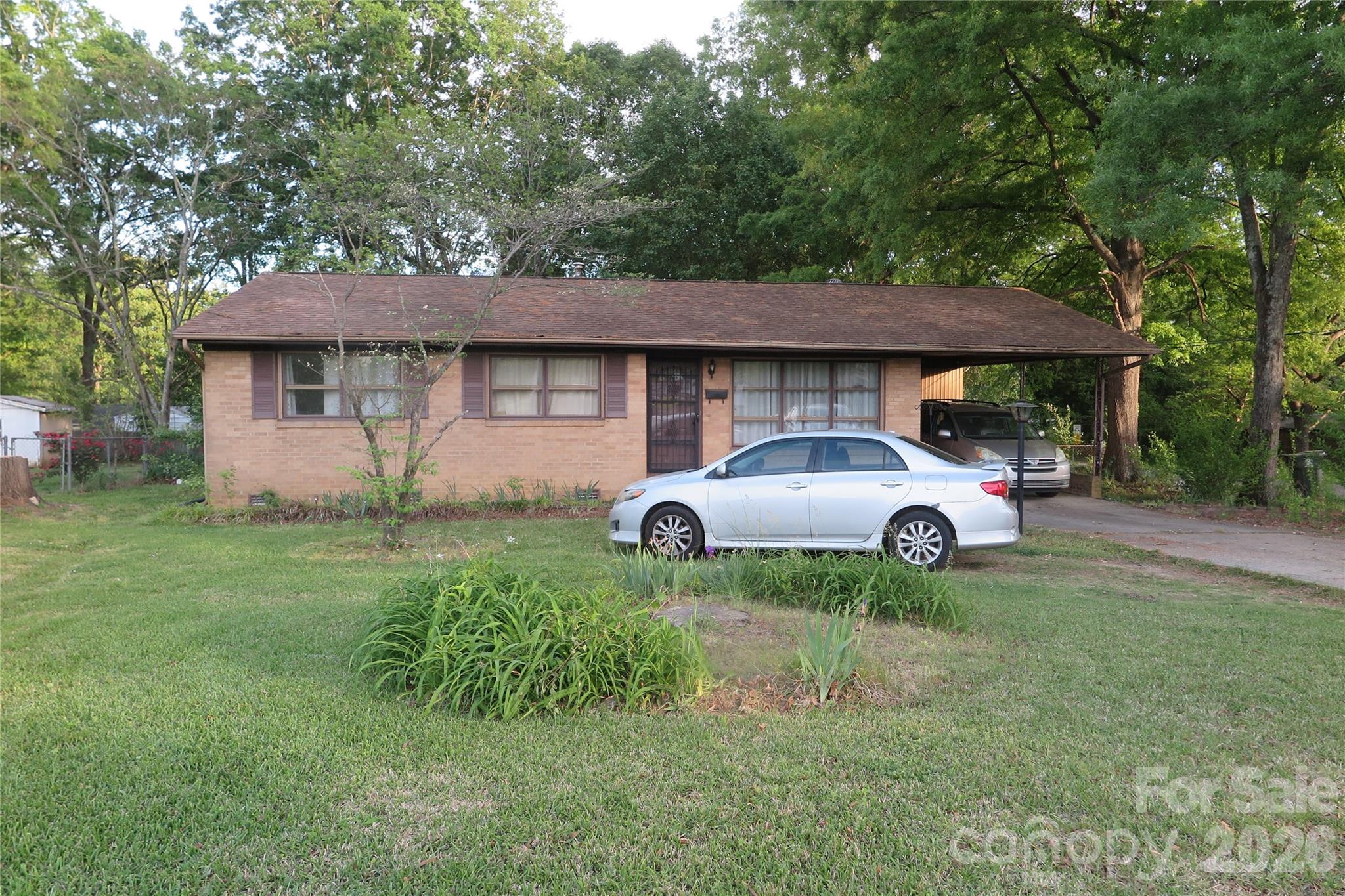 419 S Church Street Property Photo 11