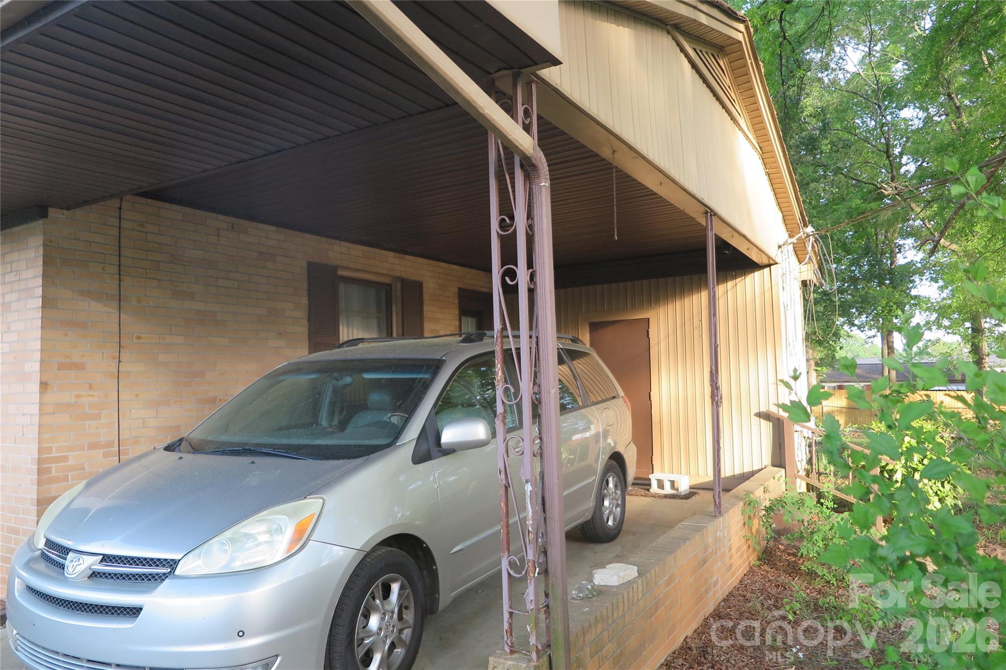 419 S Church Street Property Photo 13