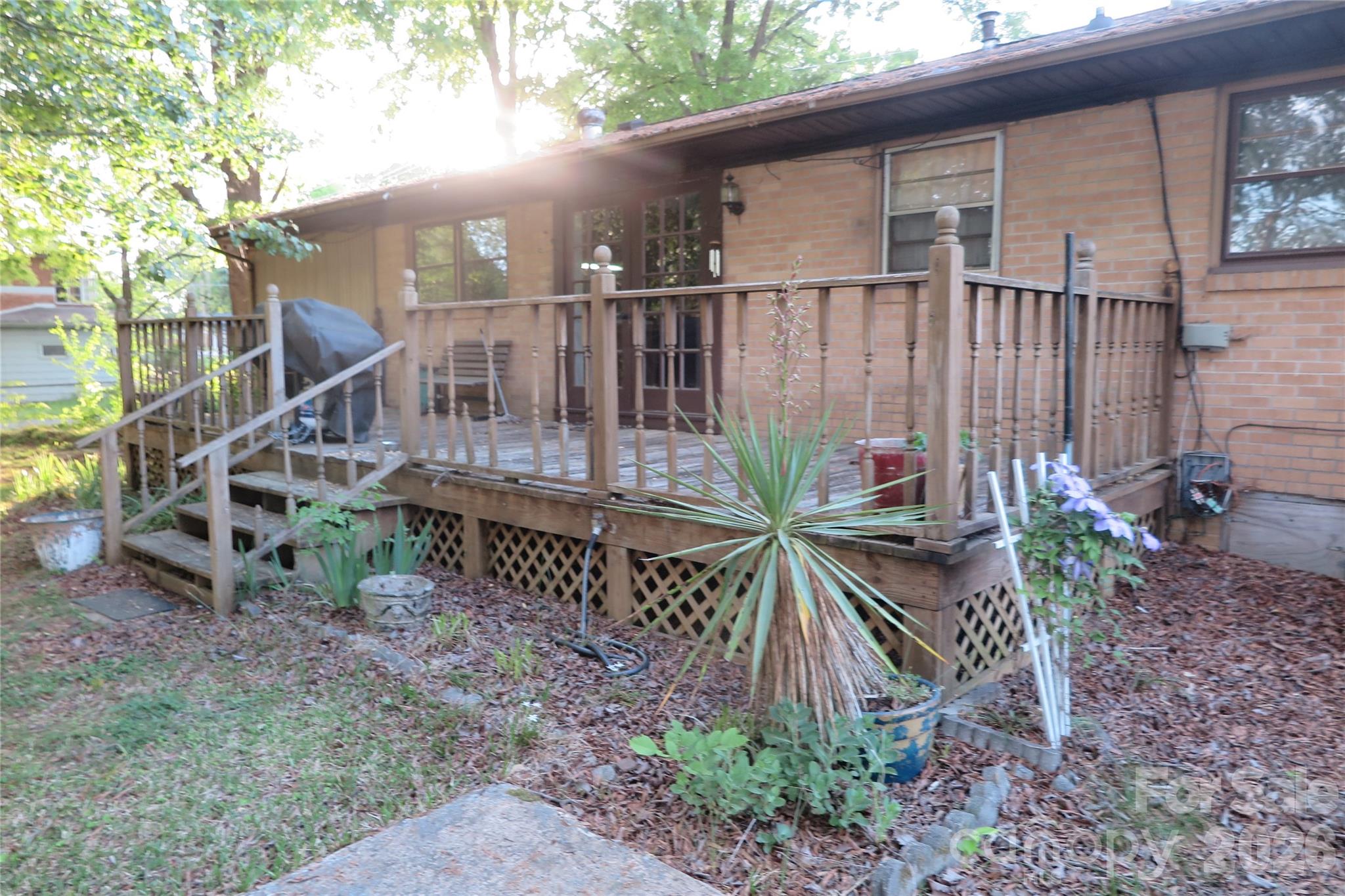 419 S Church Street Property Photo 15