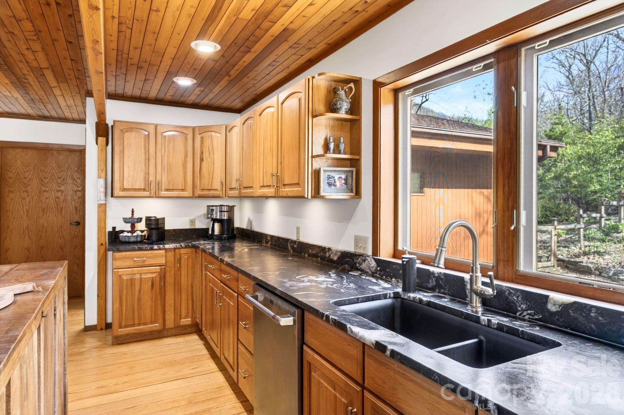 6 Orchard Knob Lane Property Photo 7