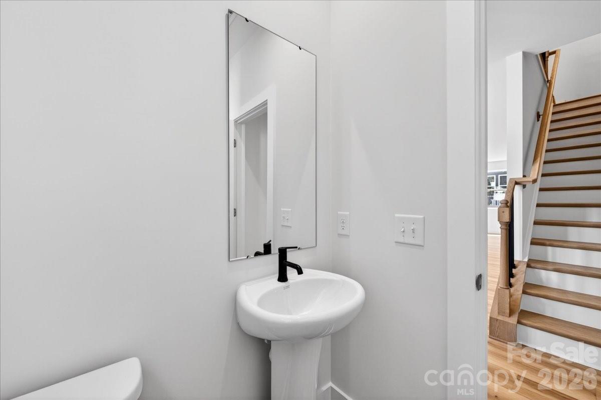 6022 Pivot Court Property Photo 8