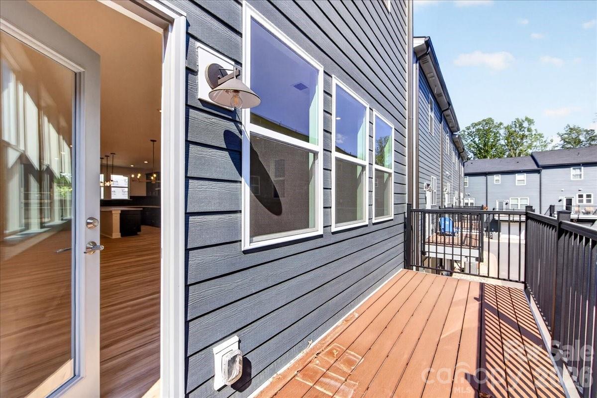 6022 Pivot Court Property Photo 10