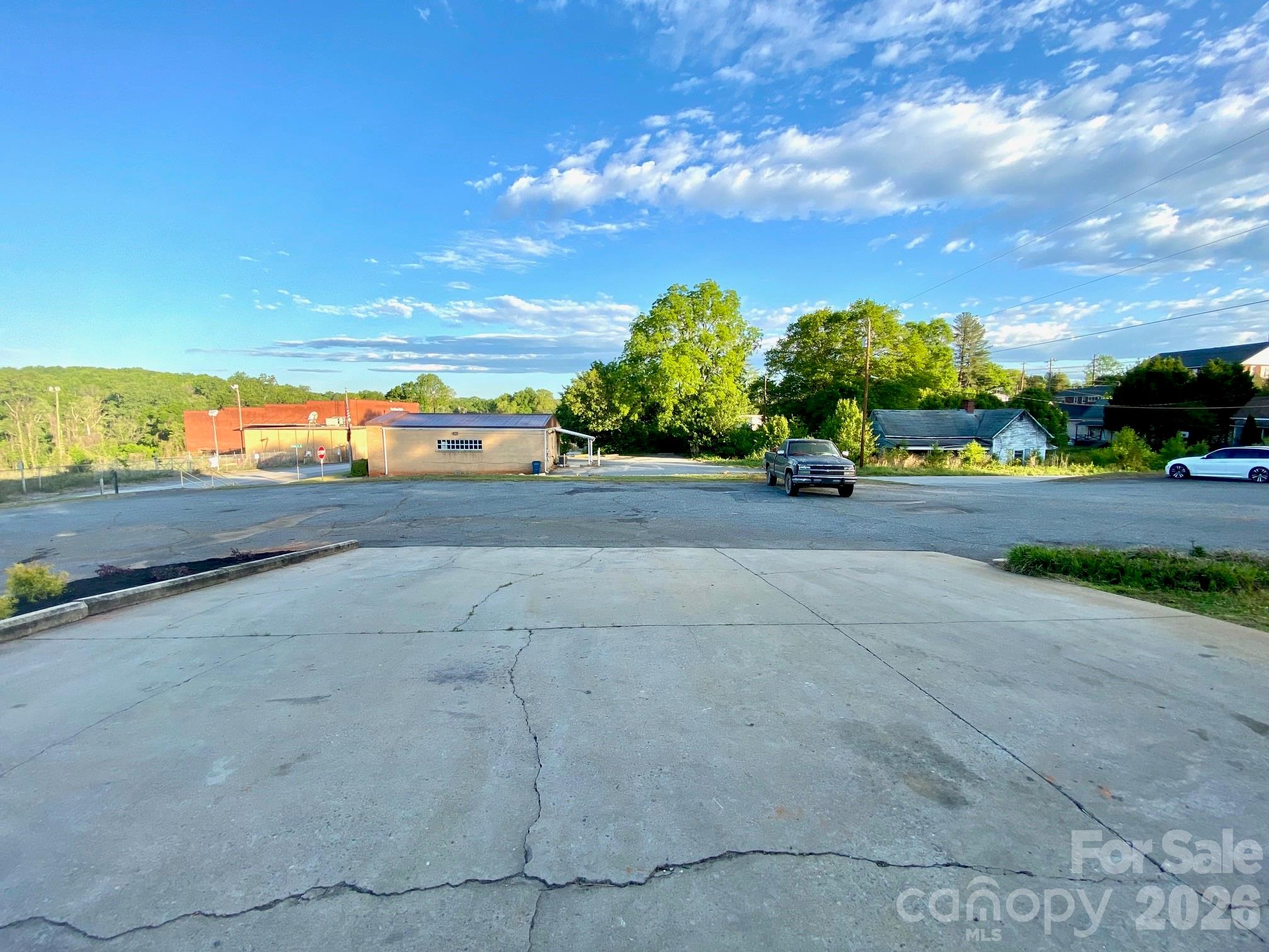 112 Hollifield Road Property Photo 13