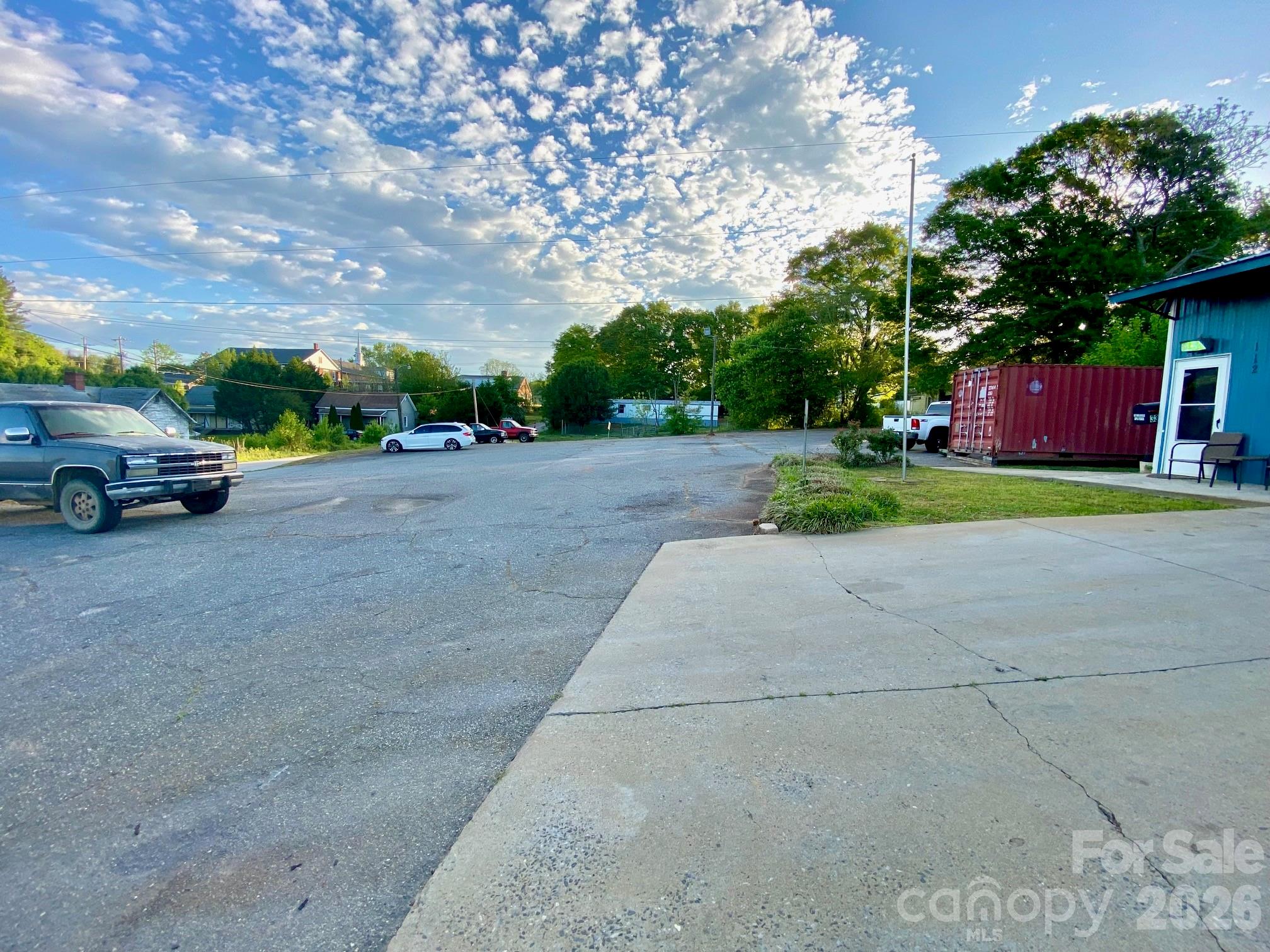 112 Hollifield Road Property Photo 14