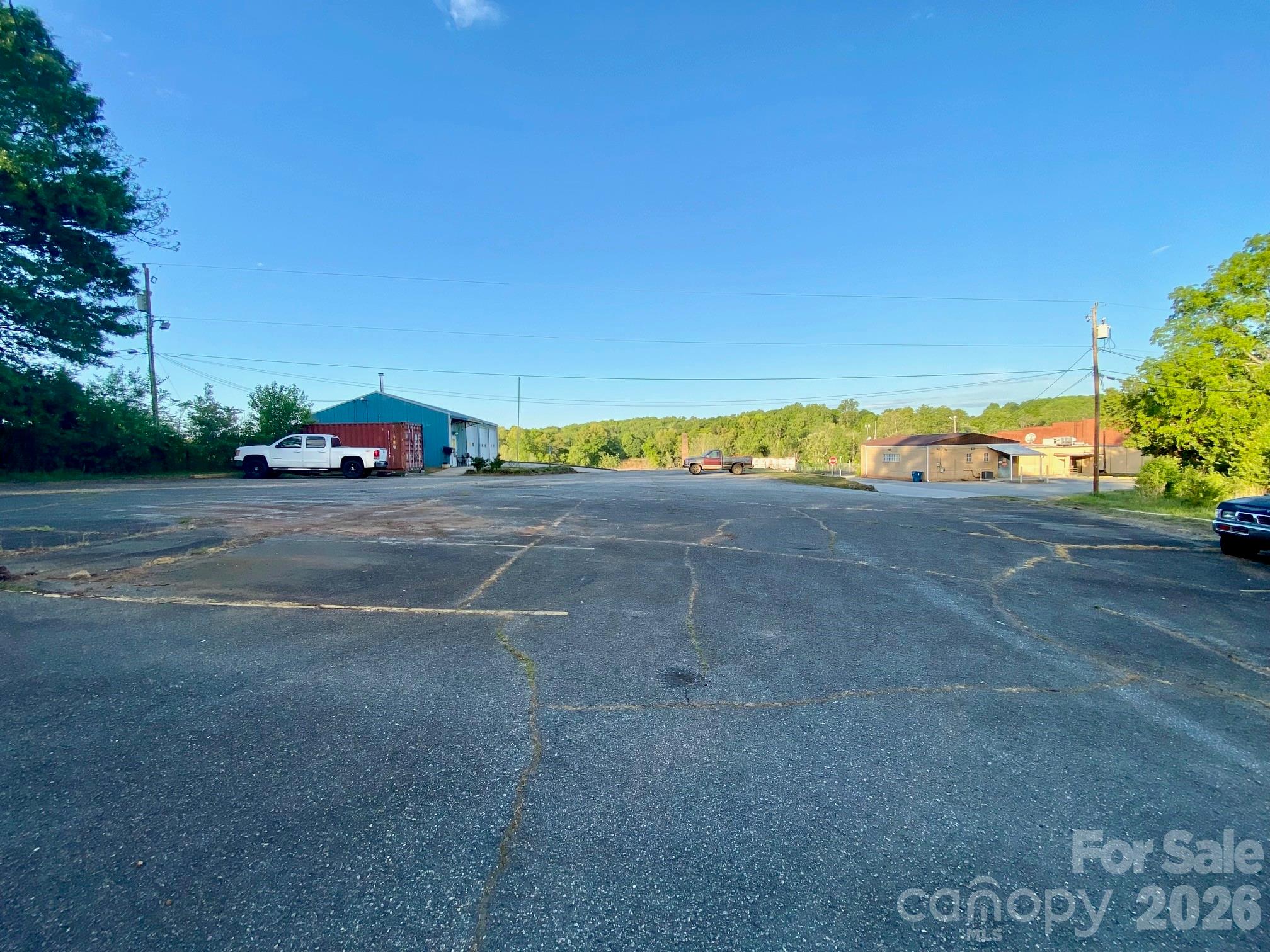 112 Hollifield Road Property Photo 15