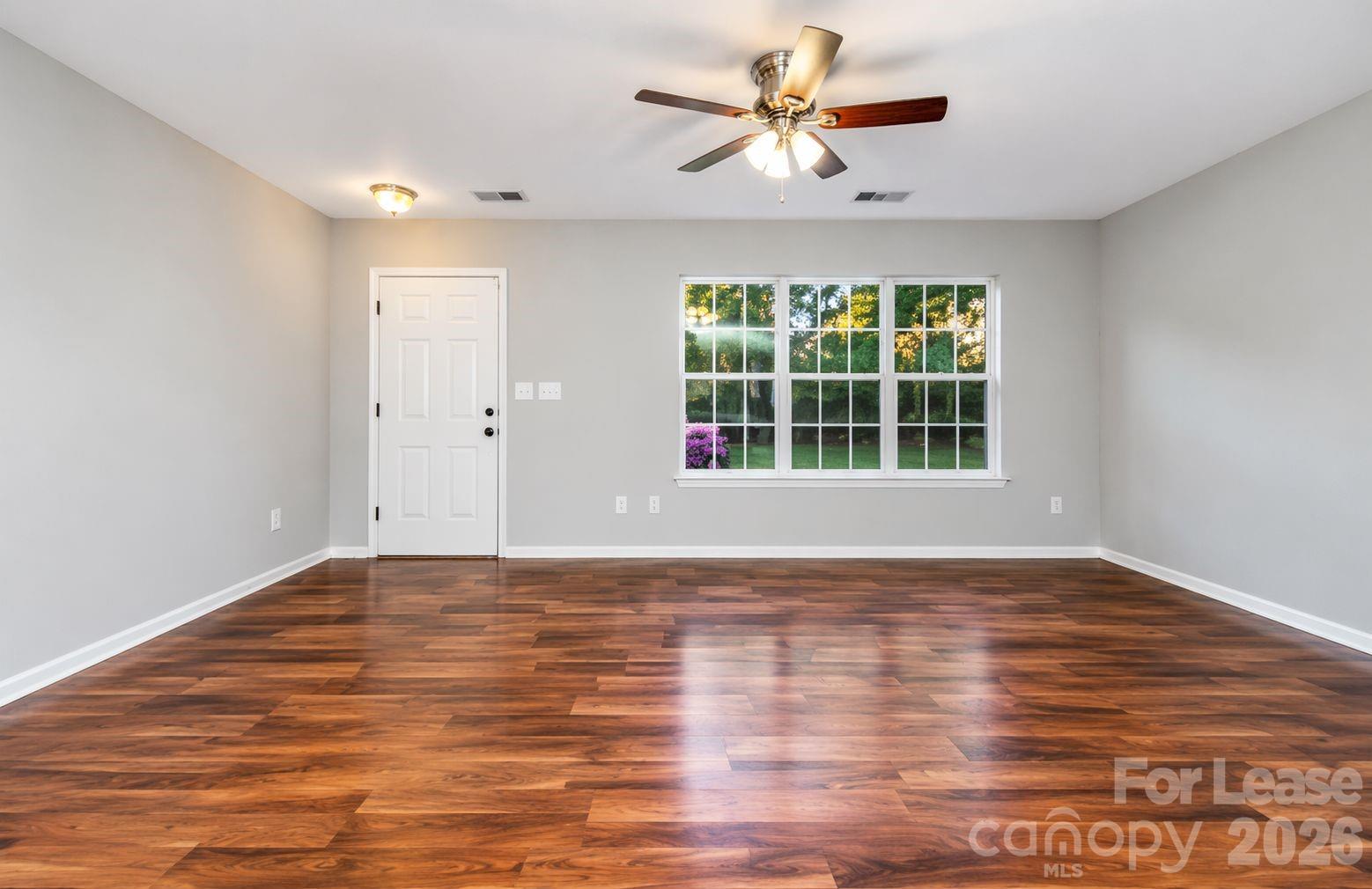 10519 Yellow Rose Lane Property Photo 9