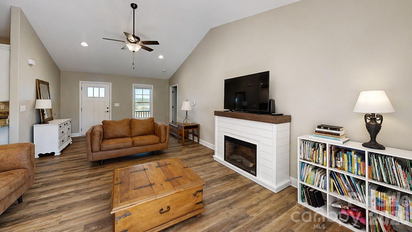 3867 Ritchie Road Property Photo 5