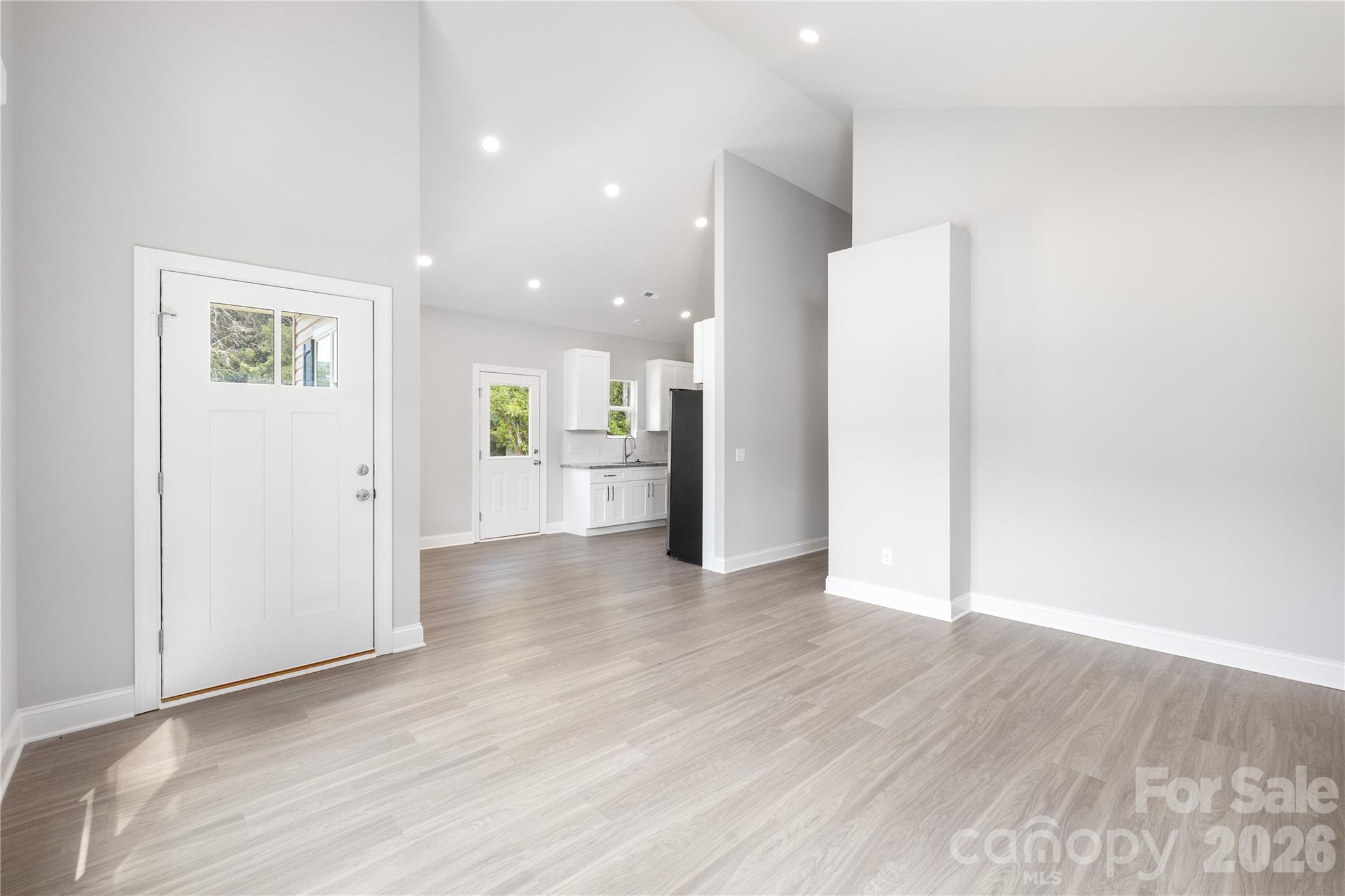 6625 Tracy Avenue Property Photo 6
