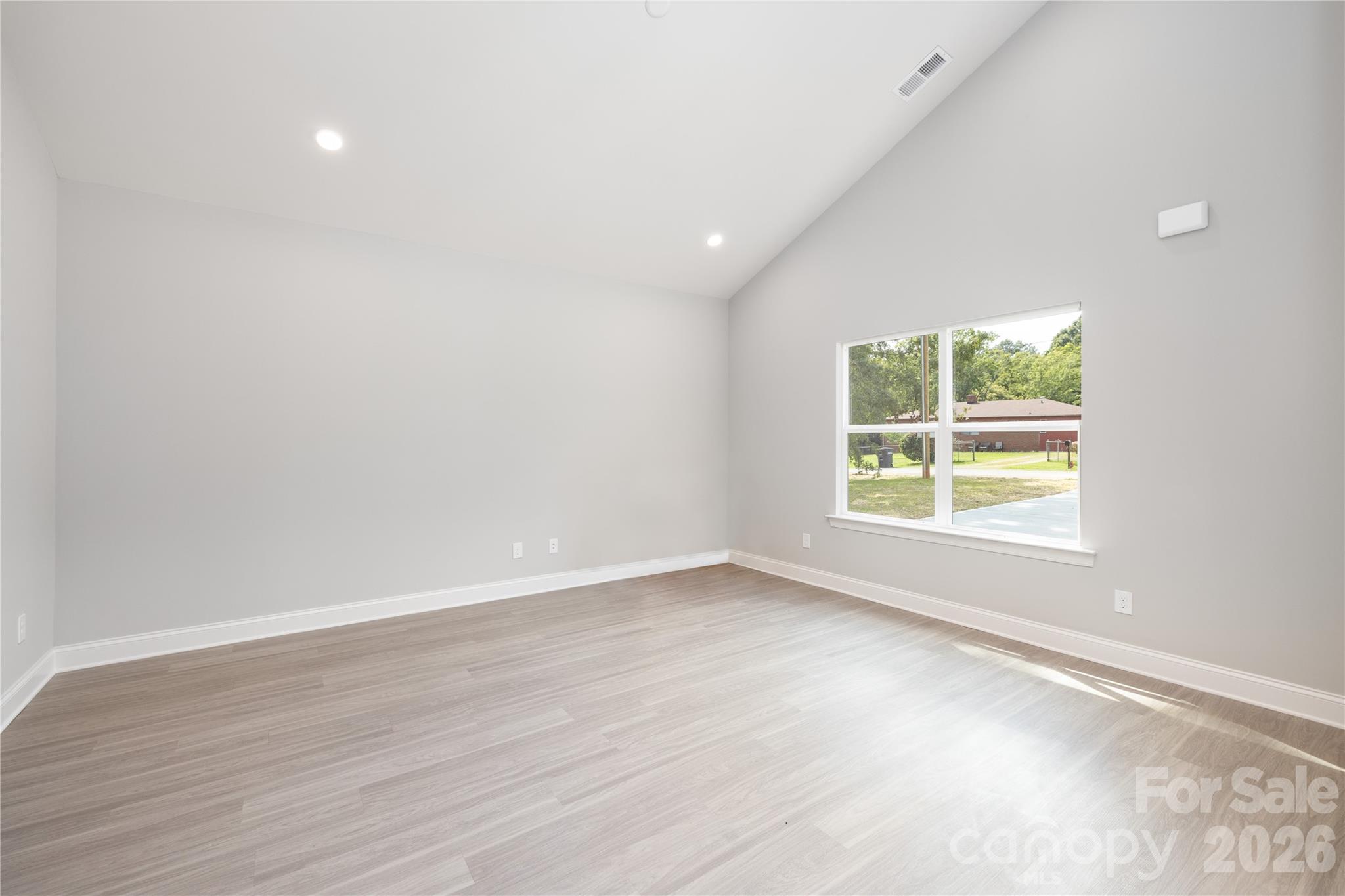 6625 Tracy Avenue Property Photo 8