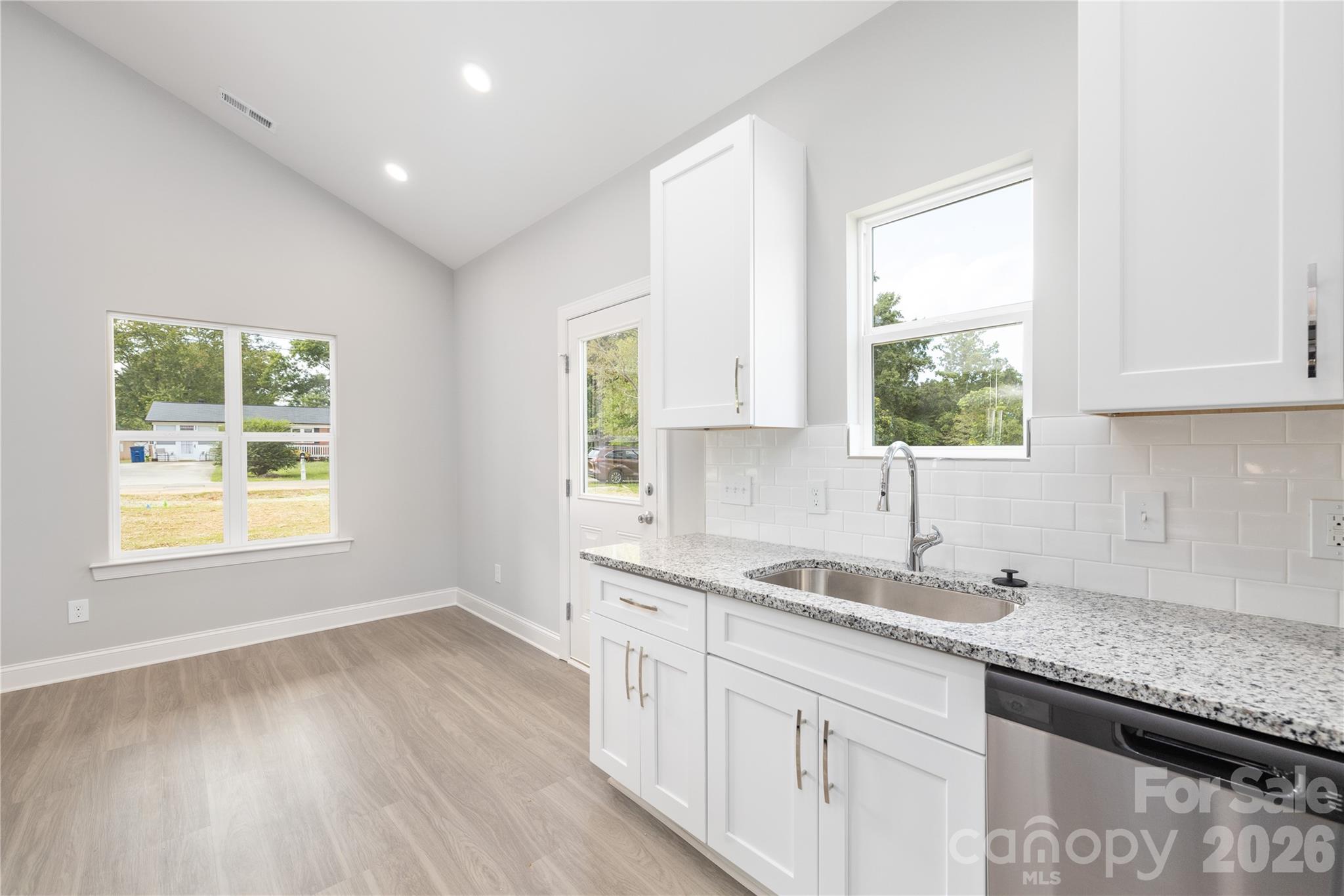 6625 Tracy Avenue Property Photo 14