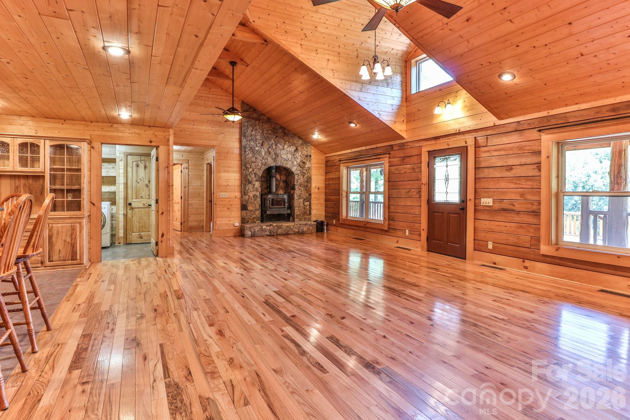 2811 Poplar Creek Road Property Photo 5