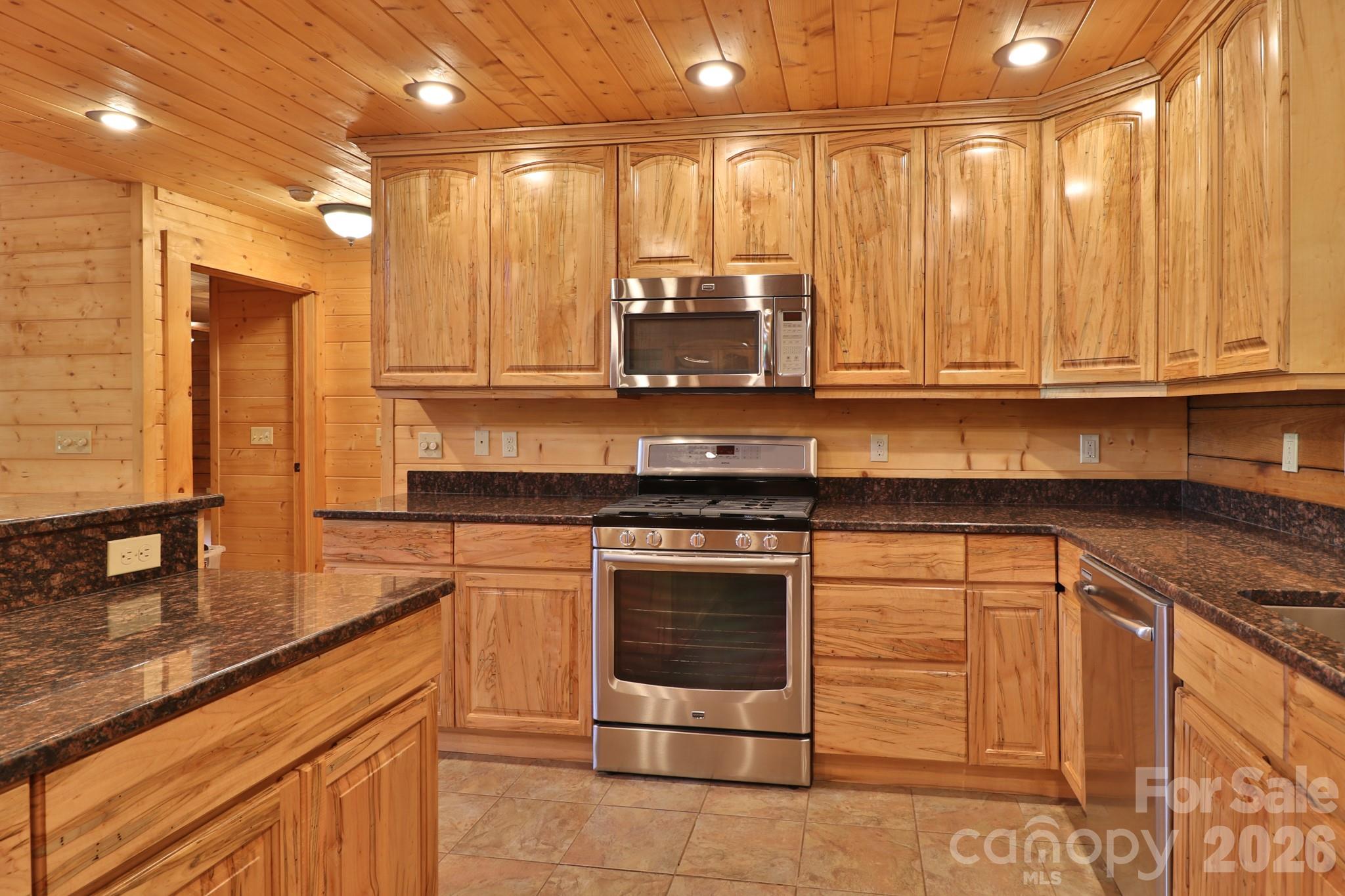 2811 Poplar Creek Road Property Photo 9
