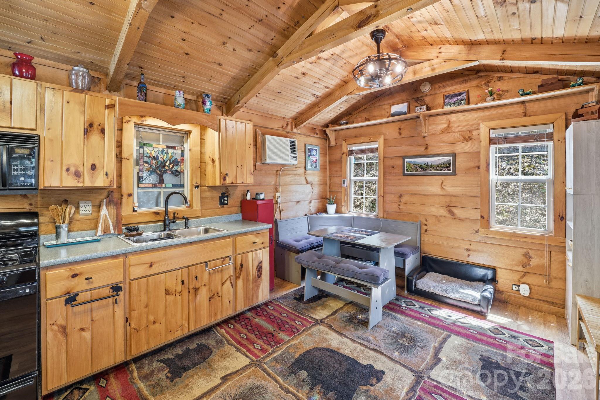 307 Dancing Leaf Lane Property Photo 6