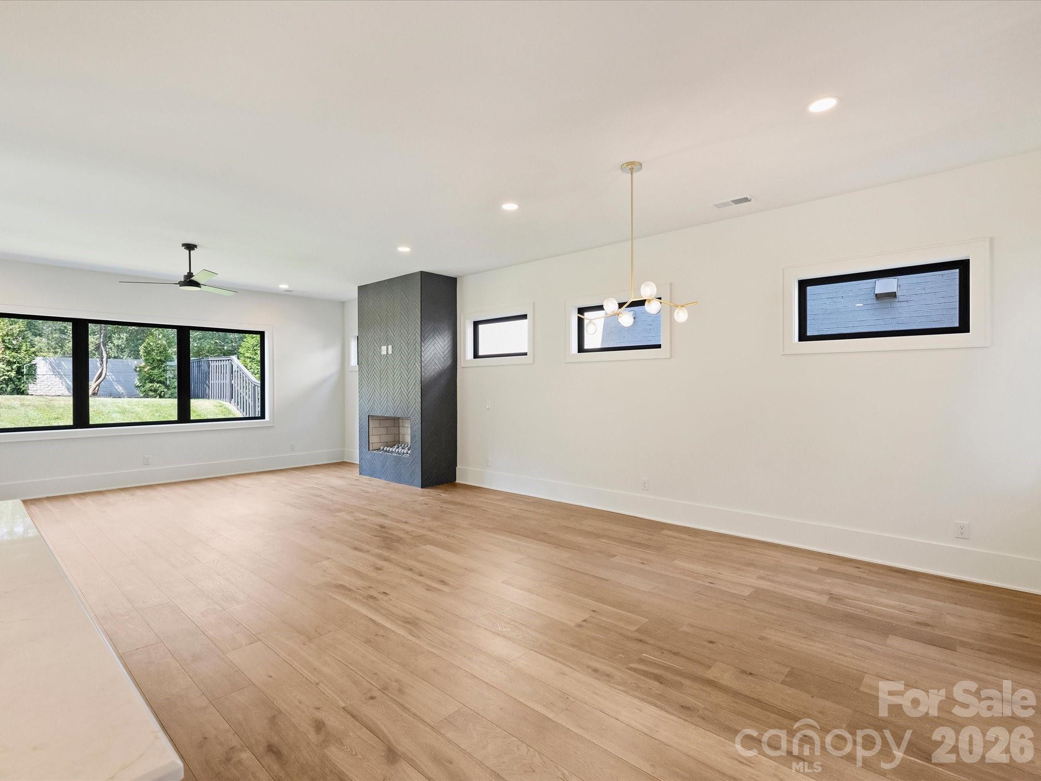 927 Laurel Creek Lane Property Photo 10