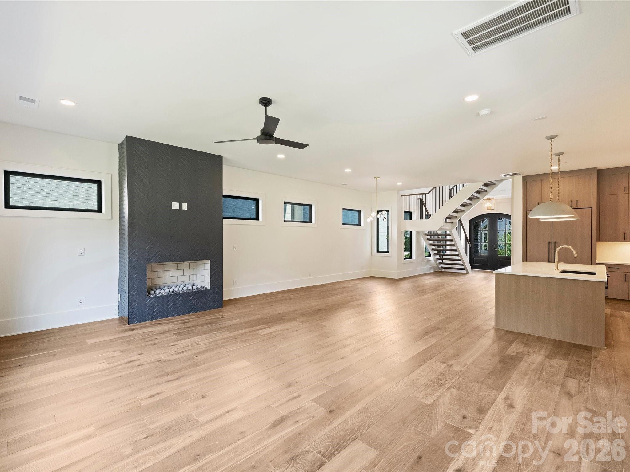927 Laurel Creek Lane Property Photo 13