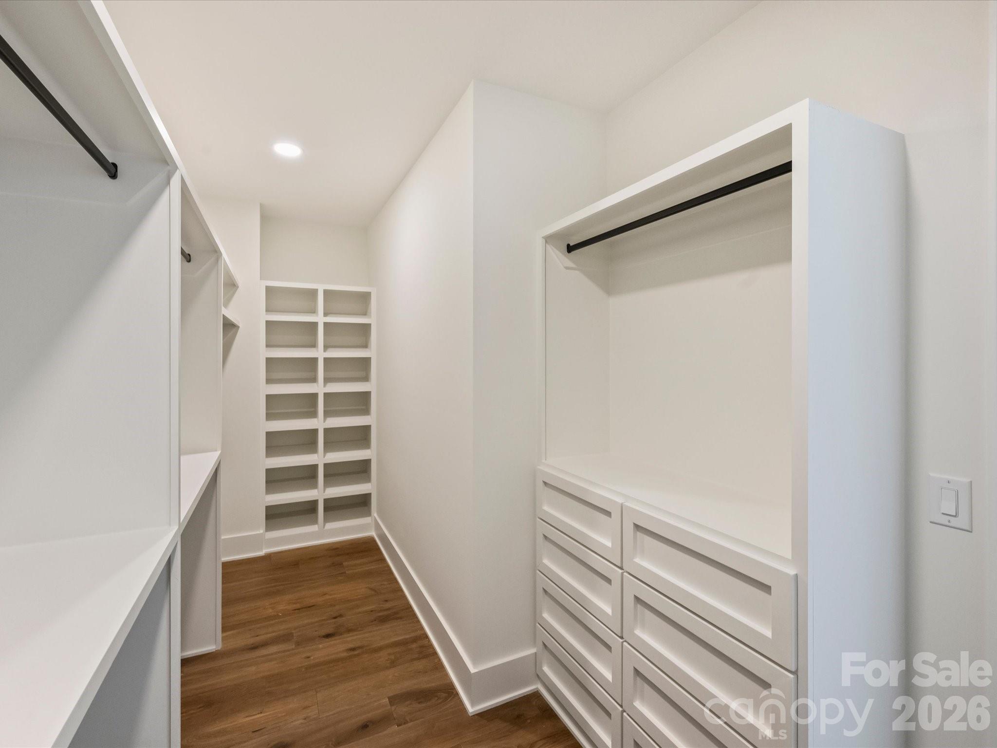 927 Laurel Creek Lane Property Photo 28