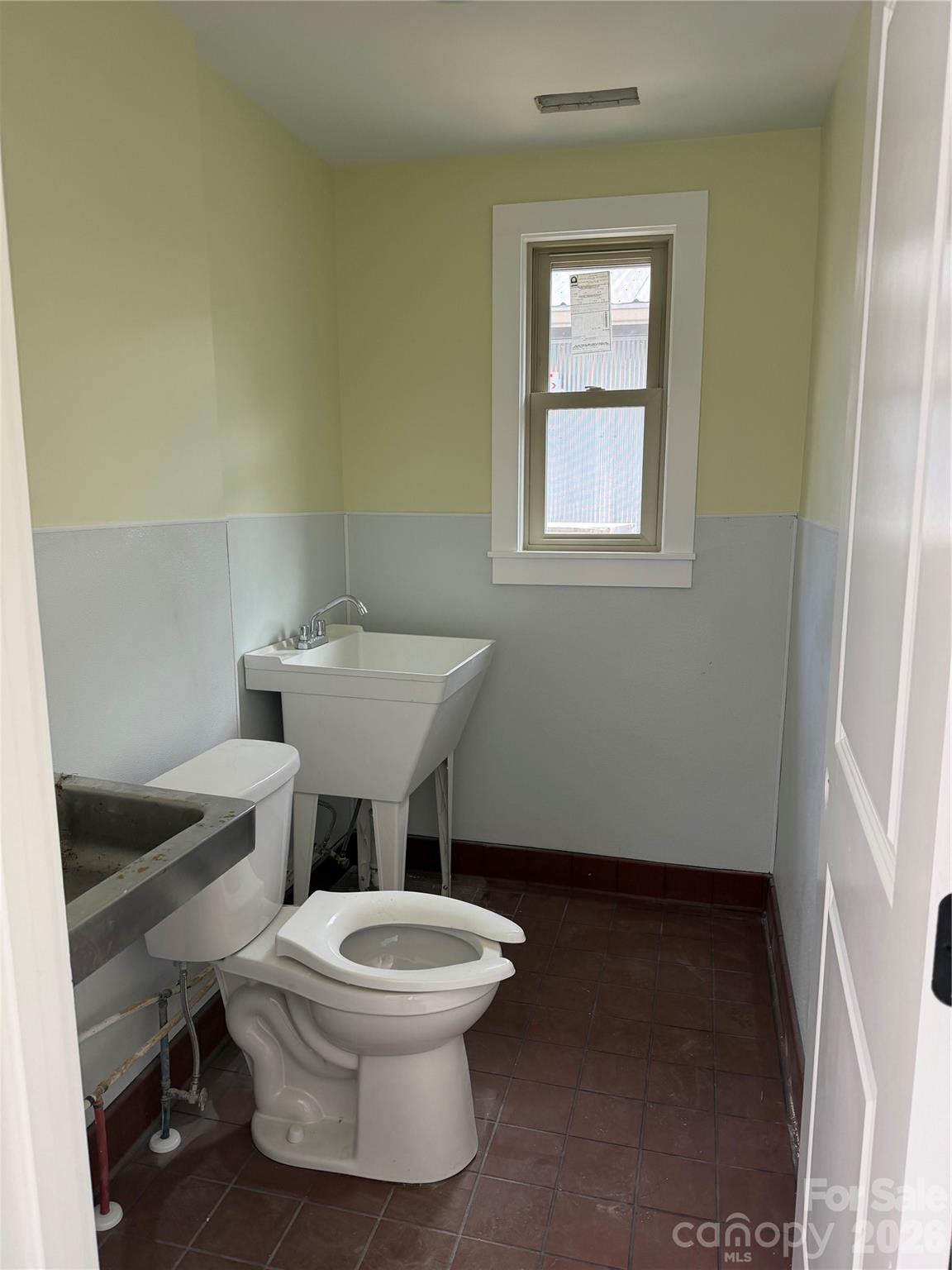 219 Amboy Road Property Photo 25