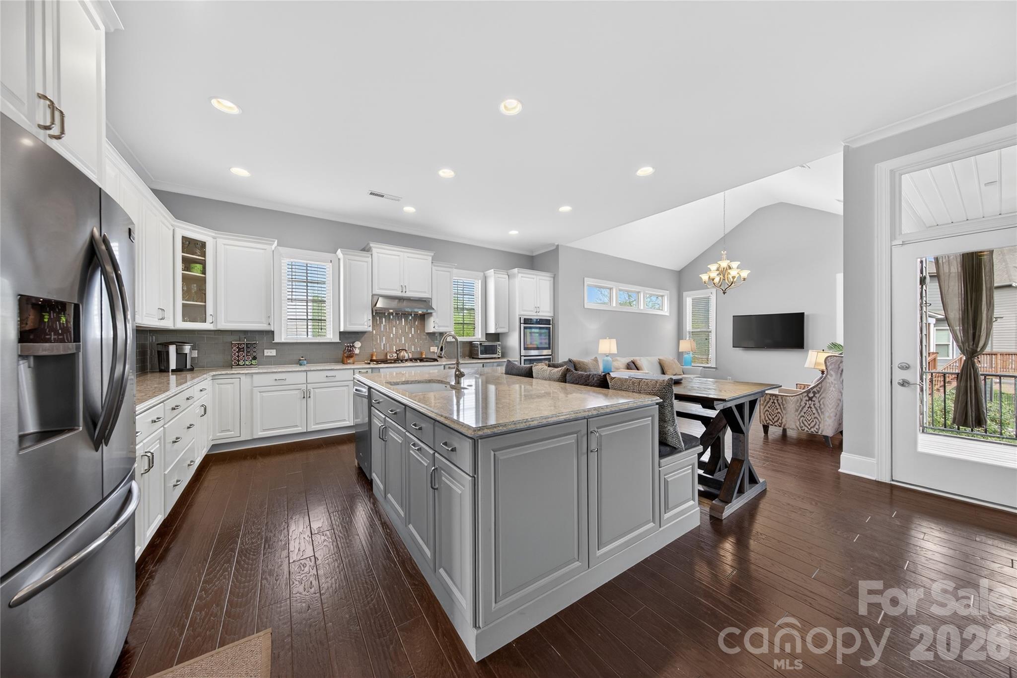 2166 Stratton Place Property Photo 11