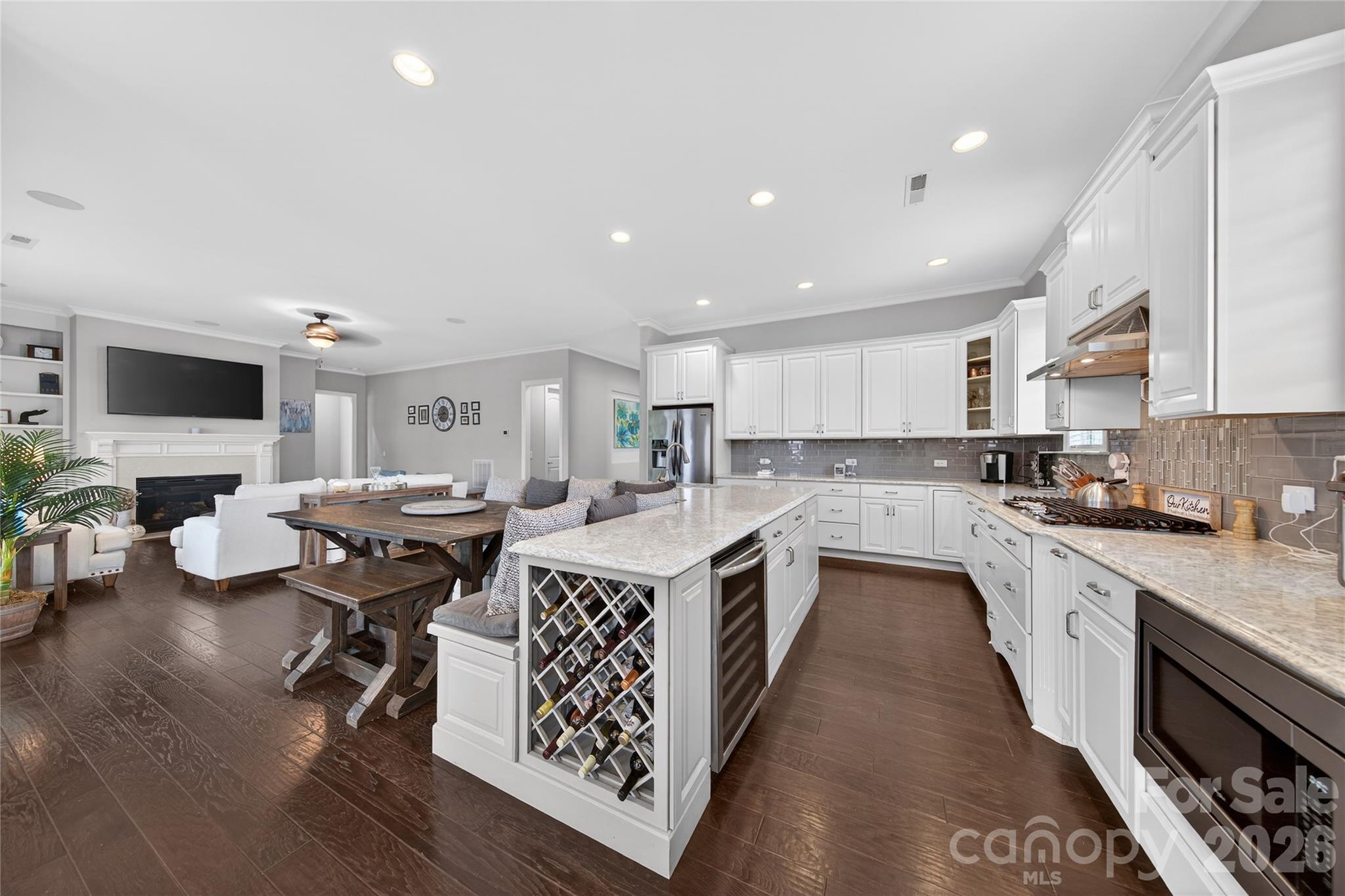 2166 Stratton Place Property Photo 13