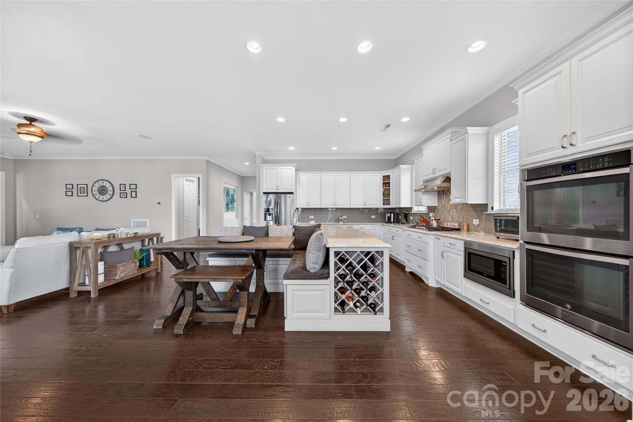 2166 Stratton Place Property Photo 14