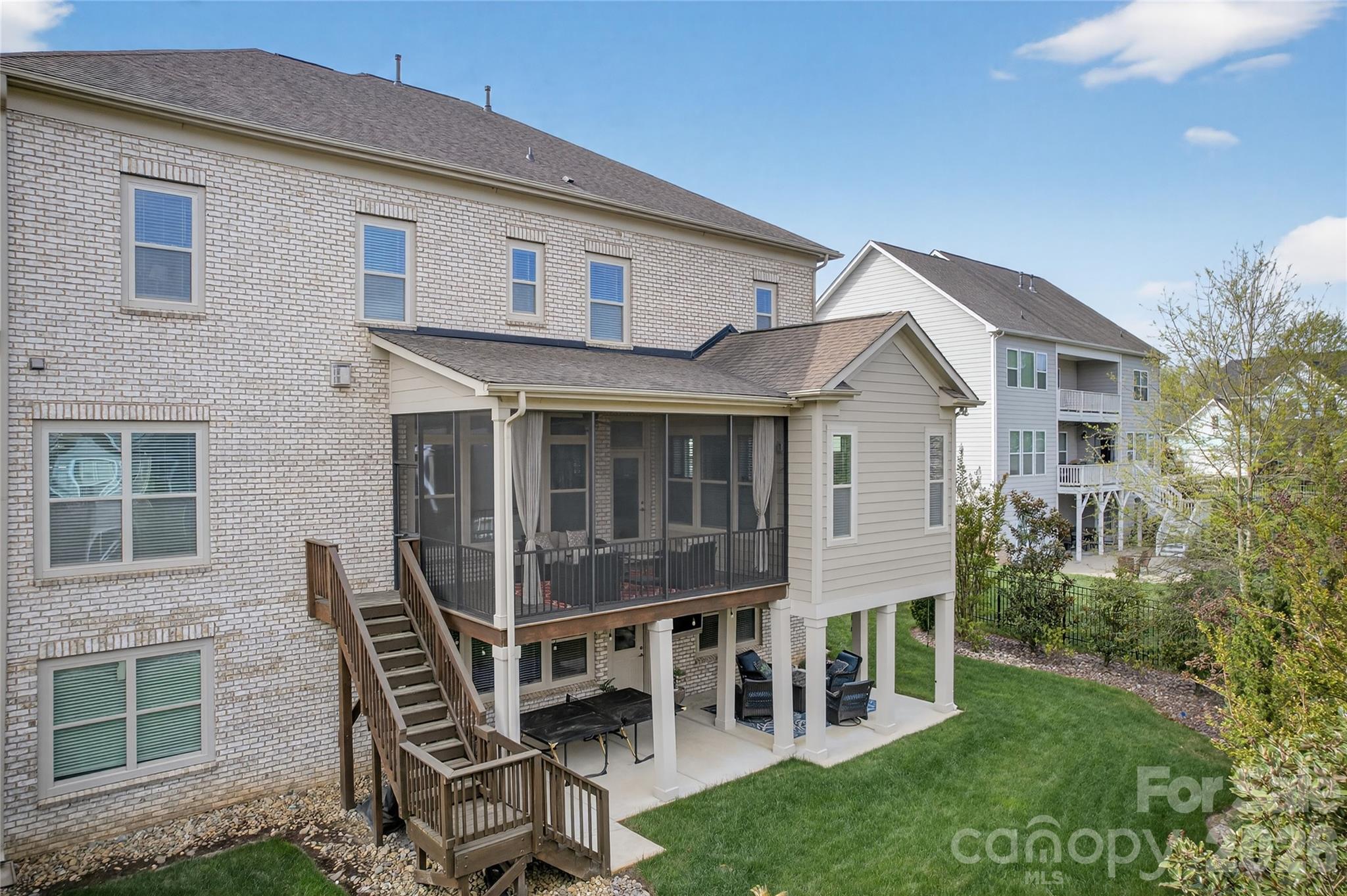 2166 Stratton Place Property Photo 47