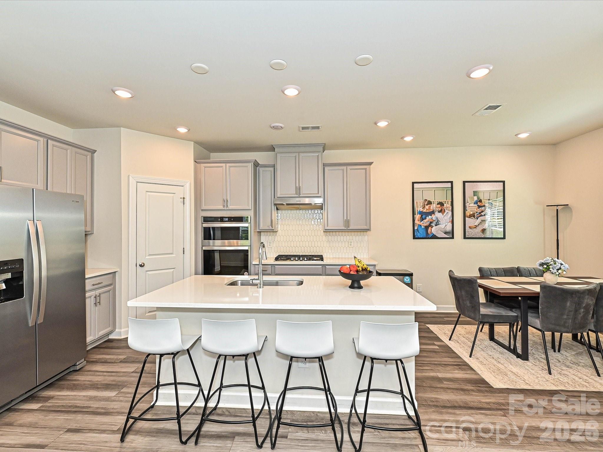 11202 Broadbent Court Property Photo 6
