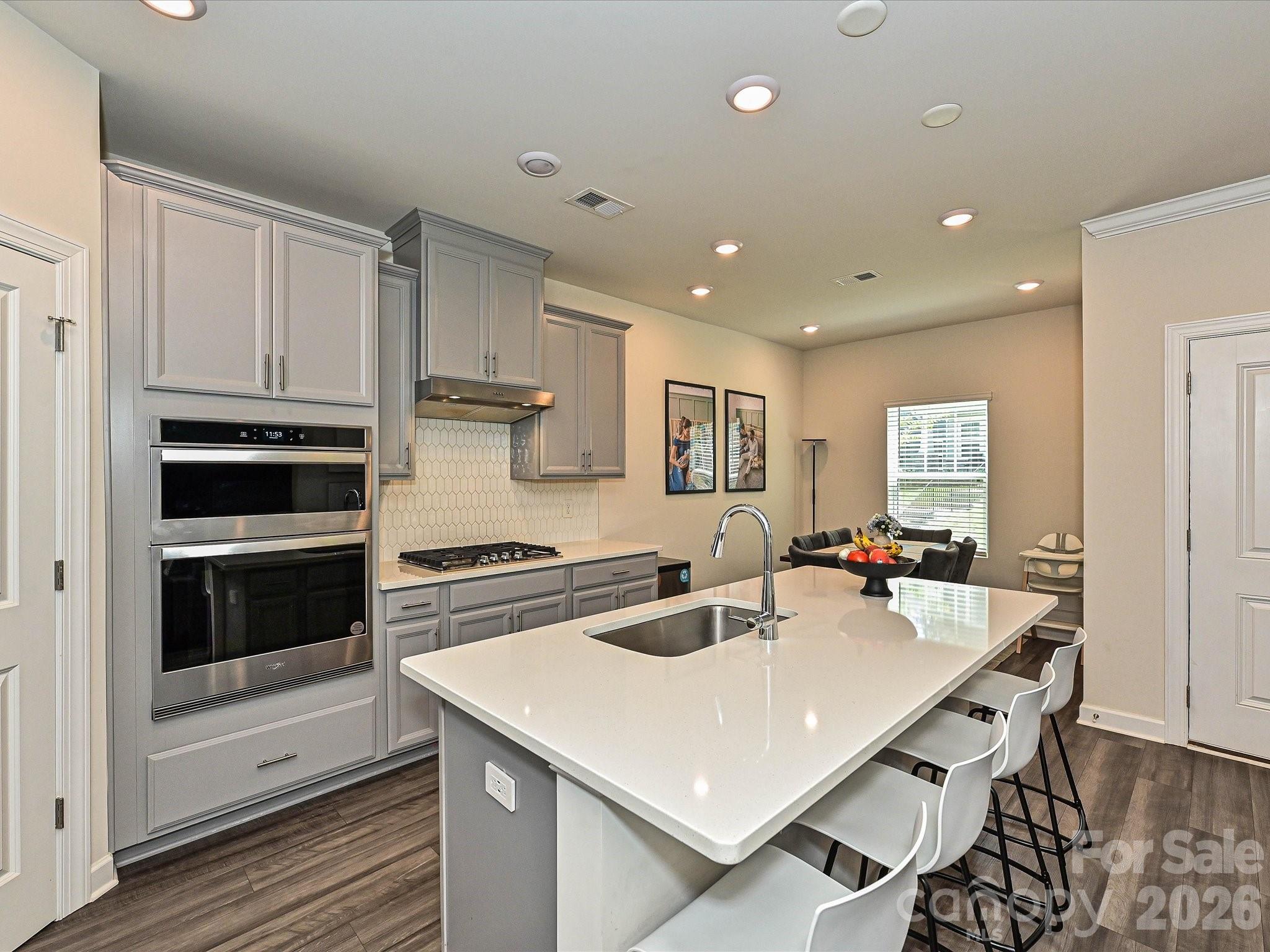 11202 Broadbent Court Property Photo 7