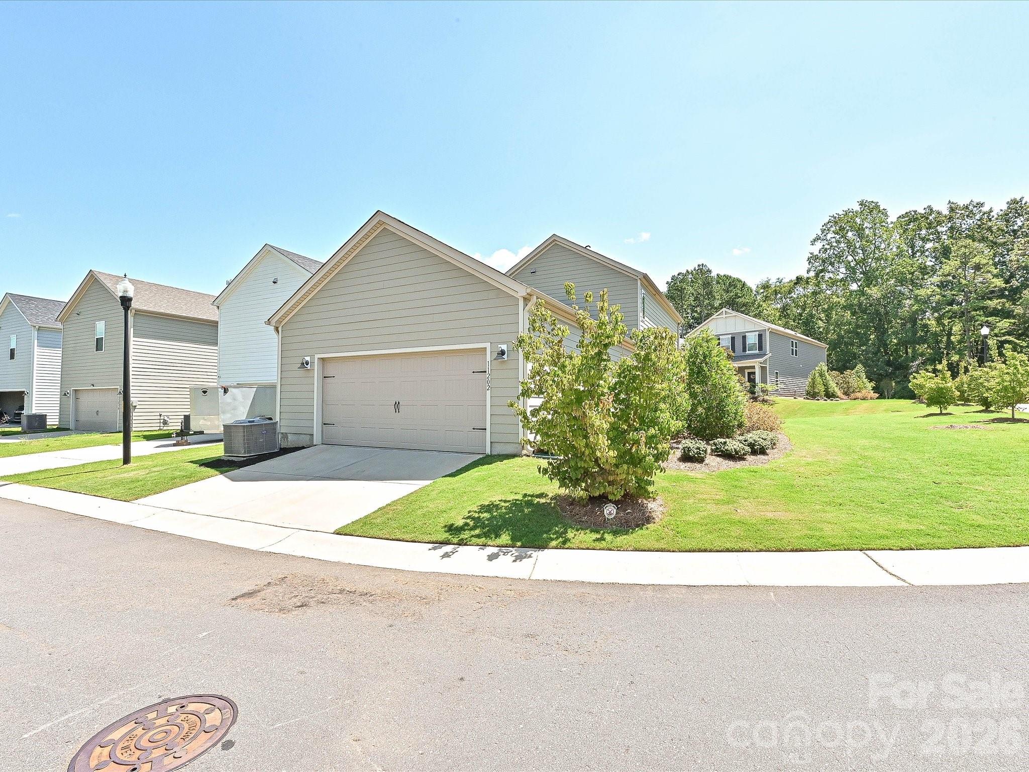 11202 Broadbent Court Property Photo 28