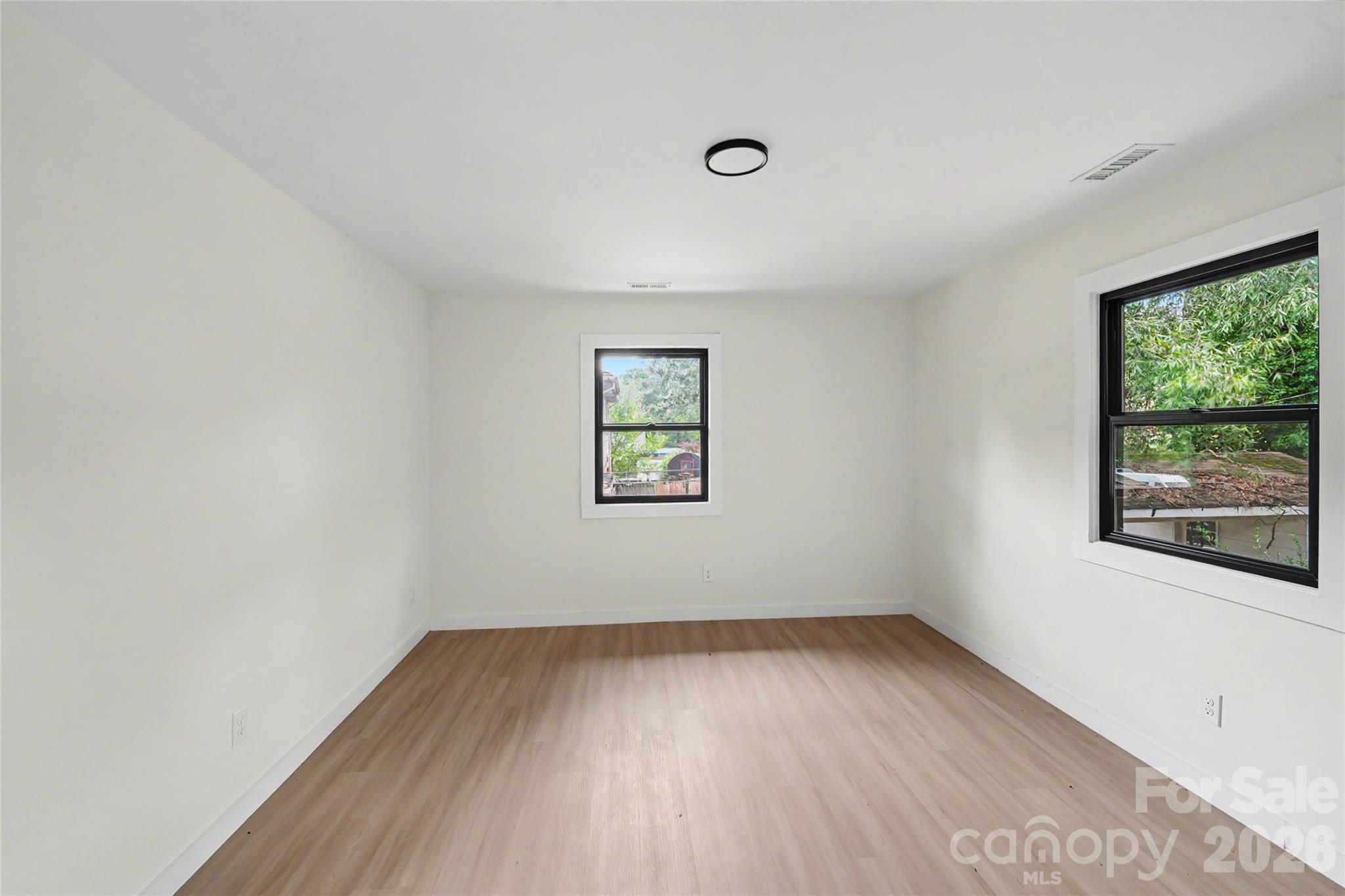 3801 Woodleaf Road Property Photo 4