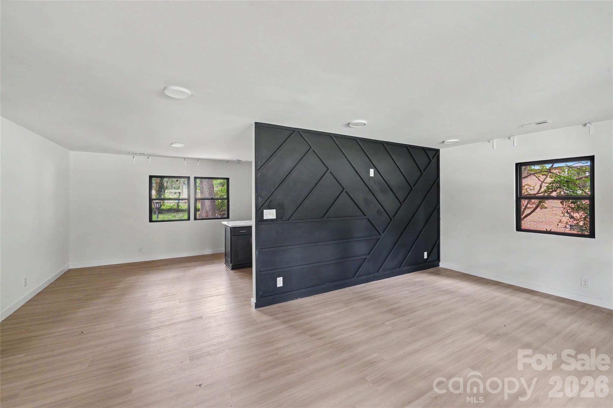 3801 Woodleaf Road Property Photo 8