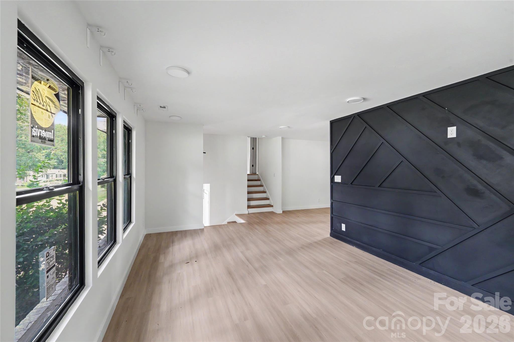 3801 Woodleaf Road Property Photo 9