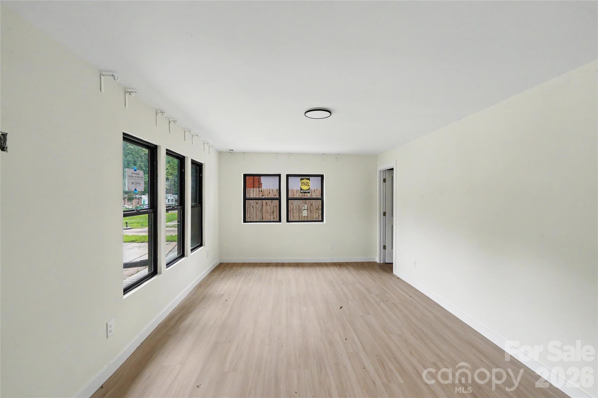 3801 Woodleaf Road Property Photo 16