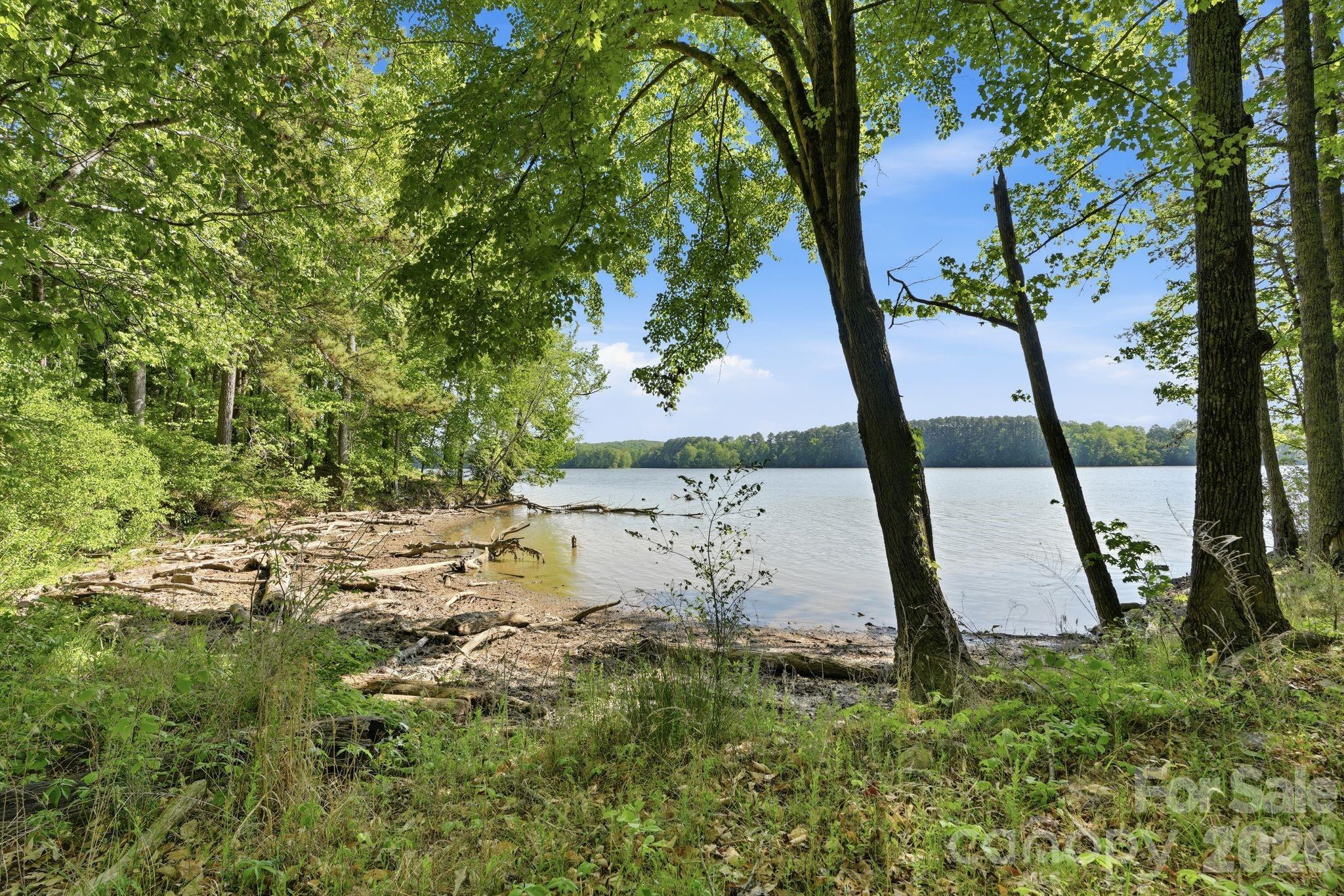 2275 River Road Property Photo 3