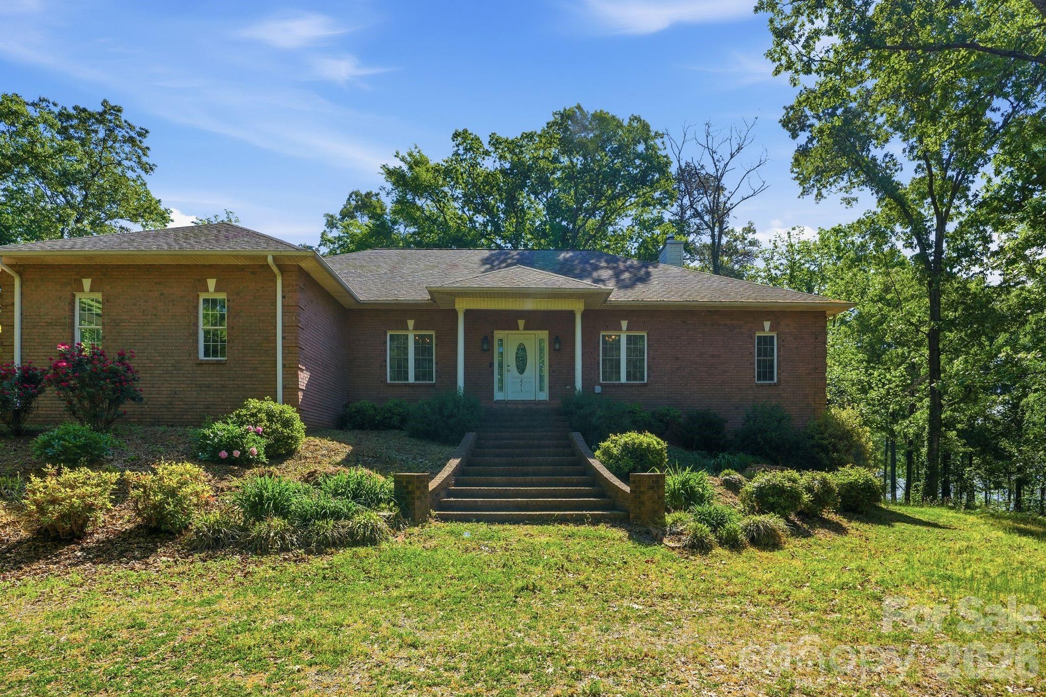 2275 River Road Property Photo 9