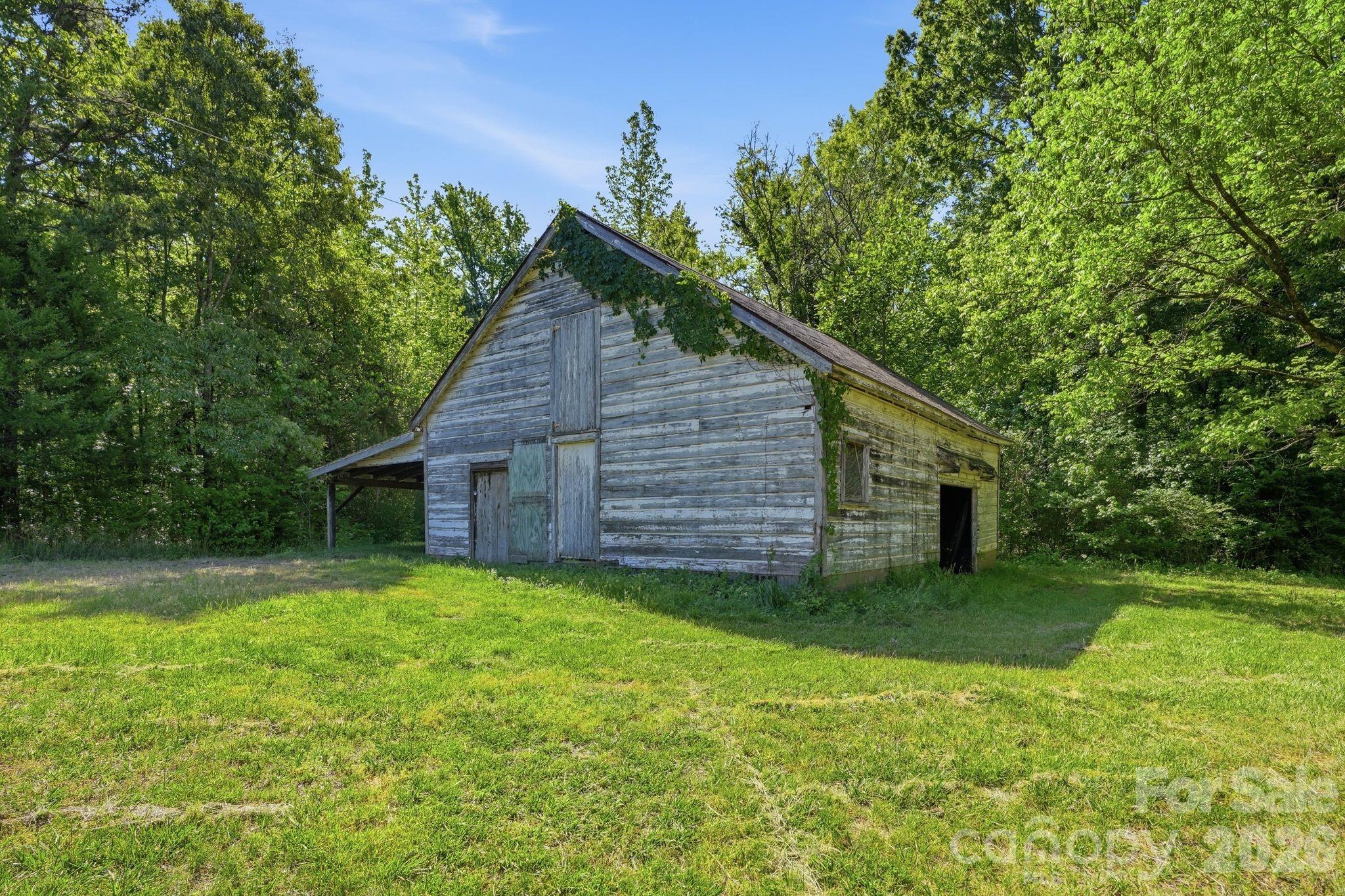 2275 River Road Property Photo 42