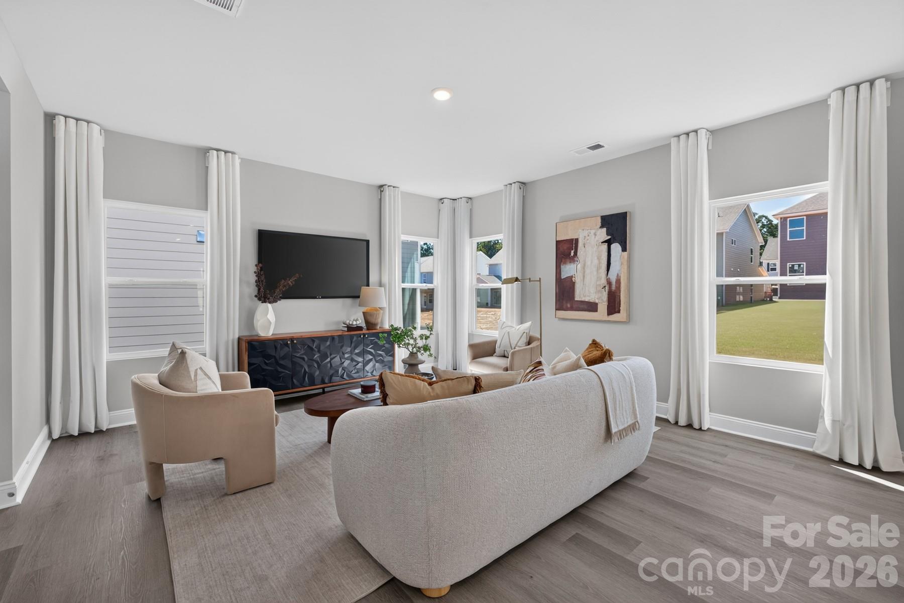 1039 Rocking Horse Road Property Photo 3