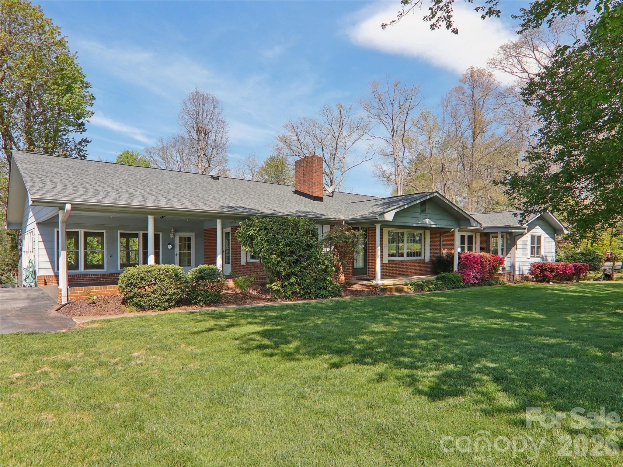 927 Ladson Road Property Photo 2