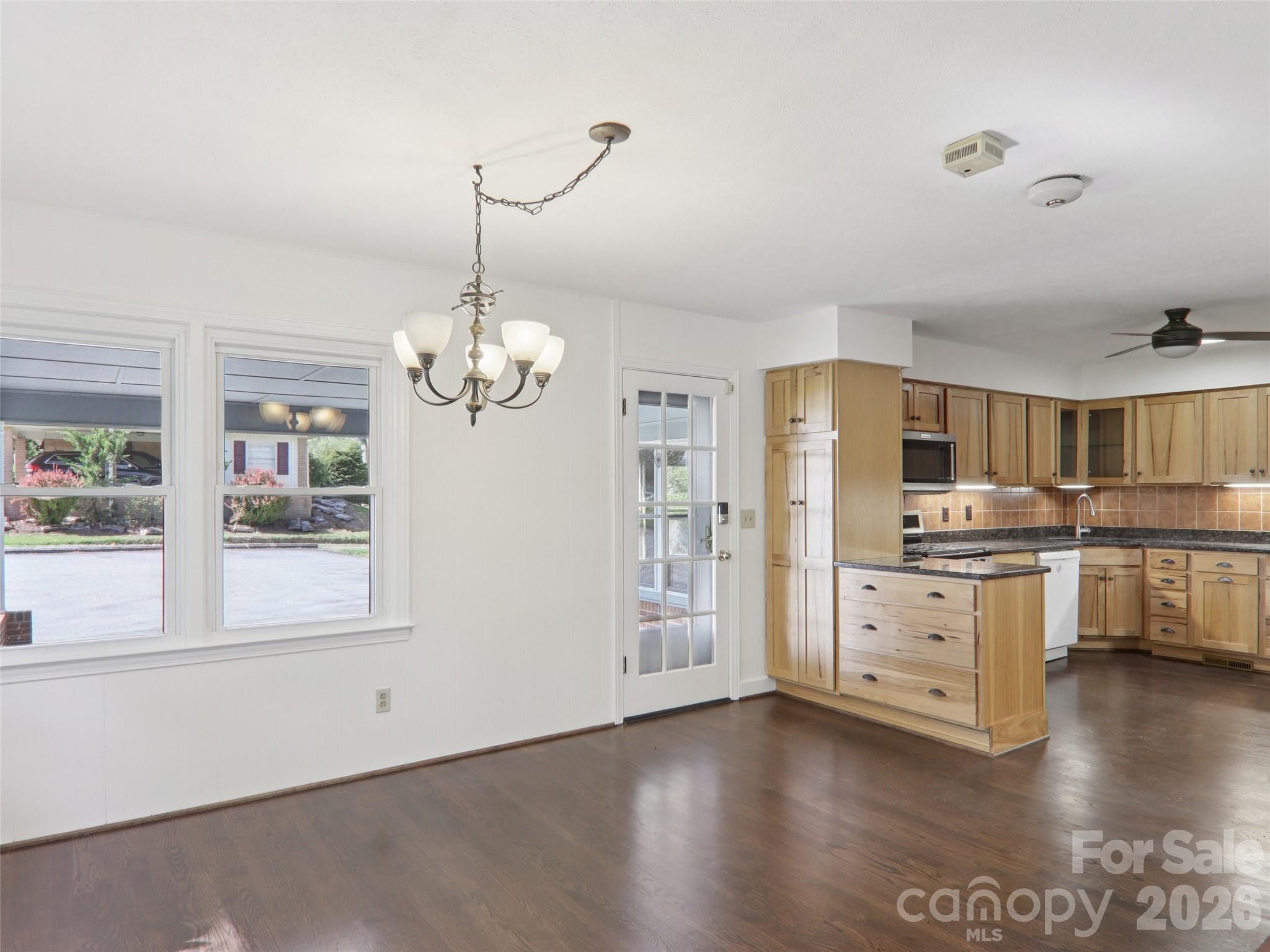 927 Ladson Road Property Photo 8