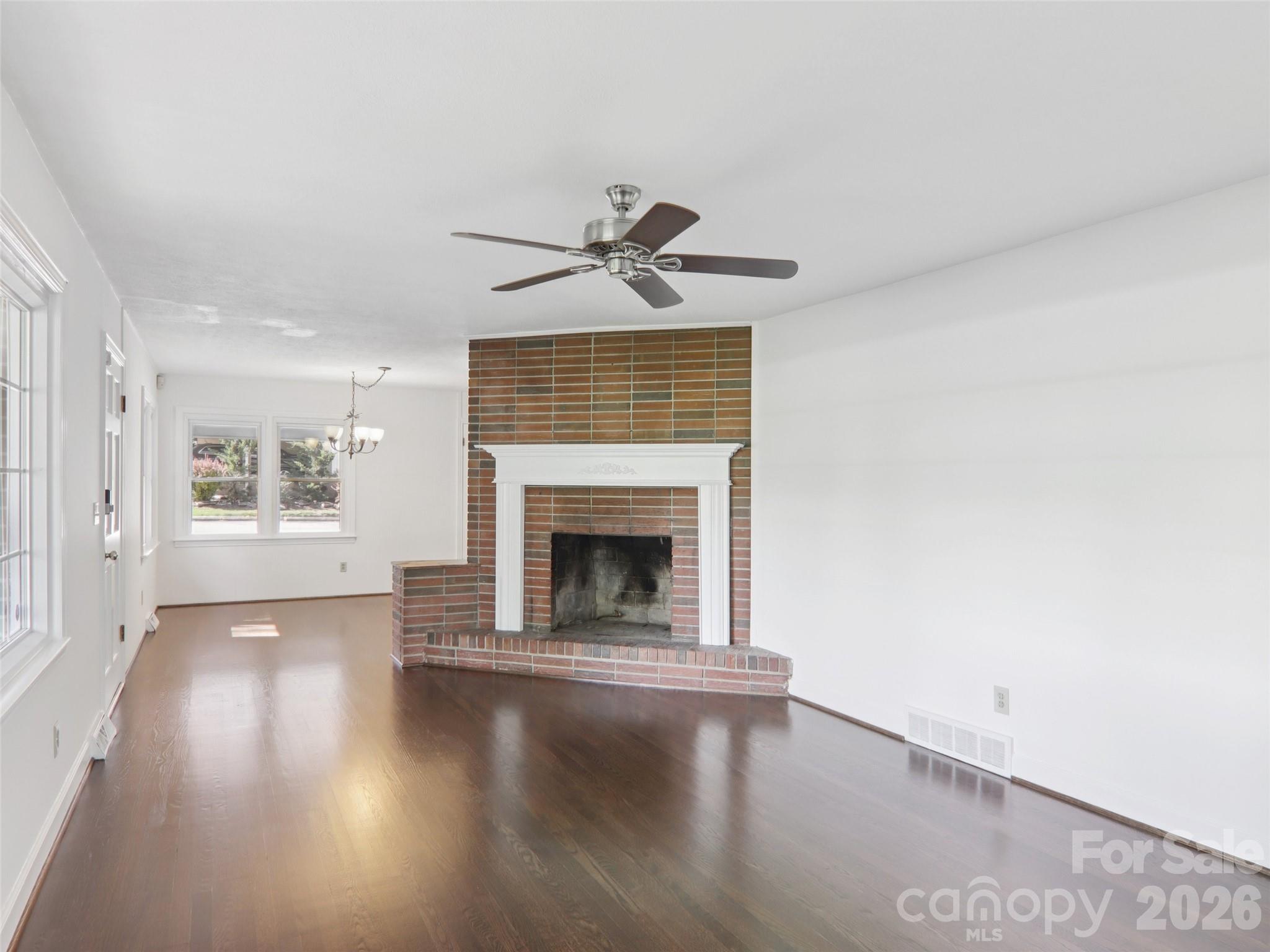 927 Ladson Road Property Photo 11