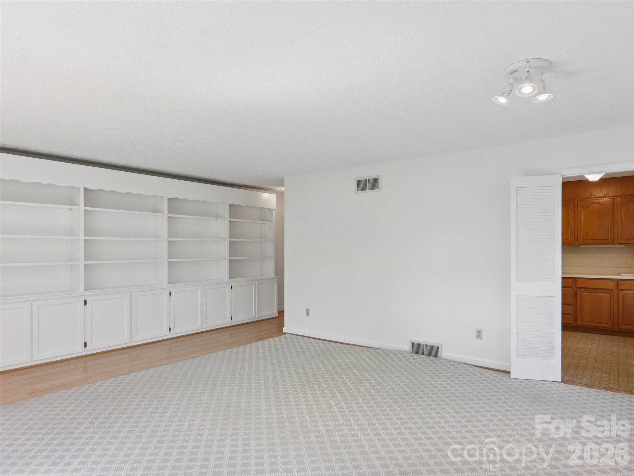 927 Ladson Road Property Photo 34