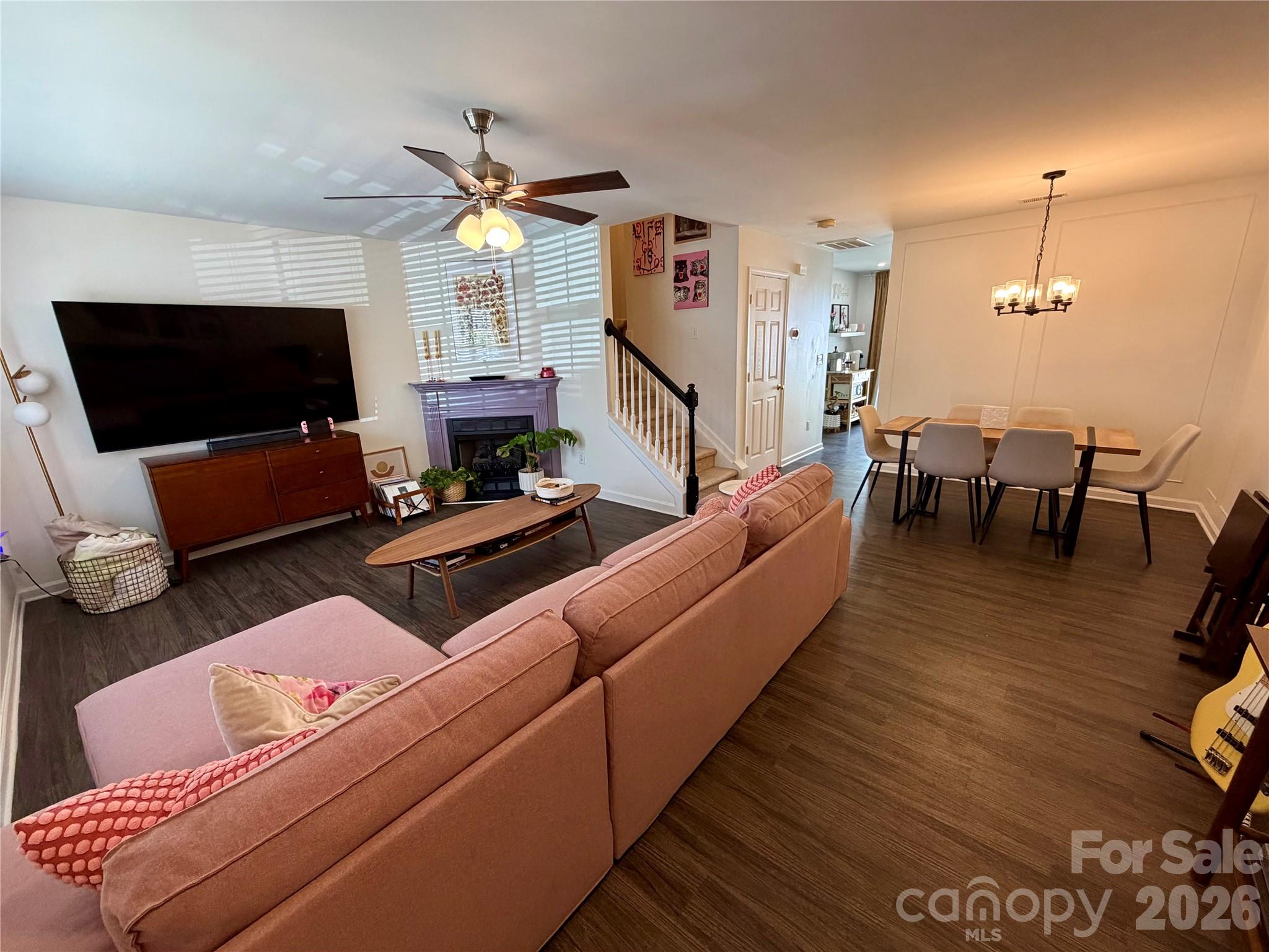 732 Rock Lake Glen Property Photo 2