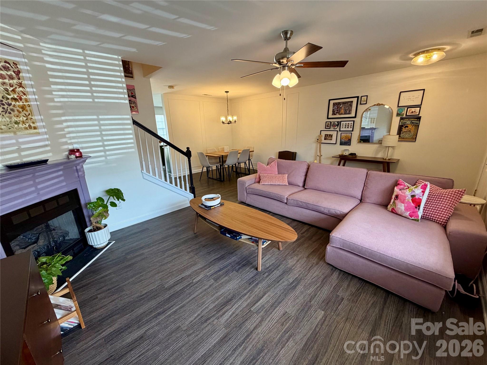 732 Rock Lake Glen Property Photo 4