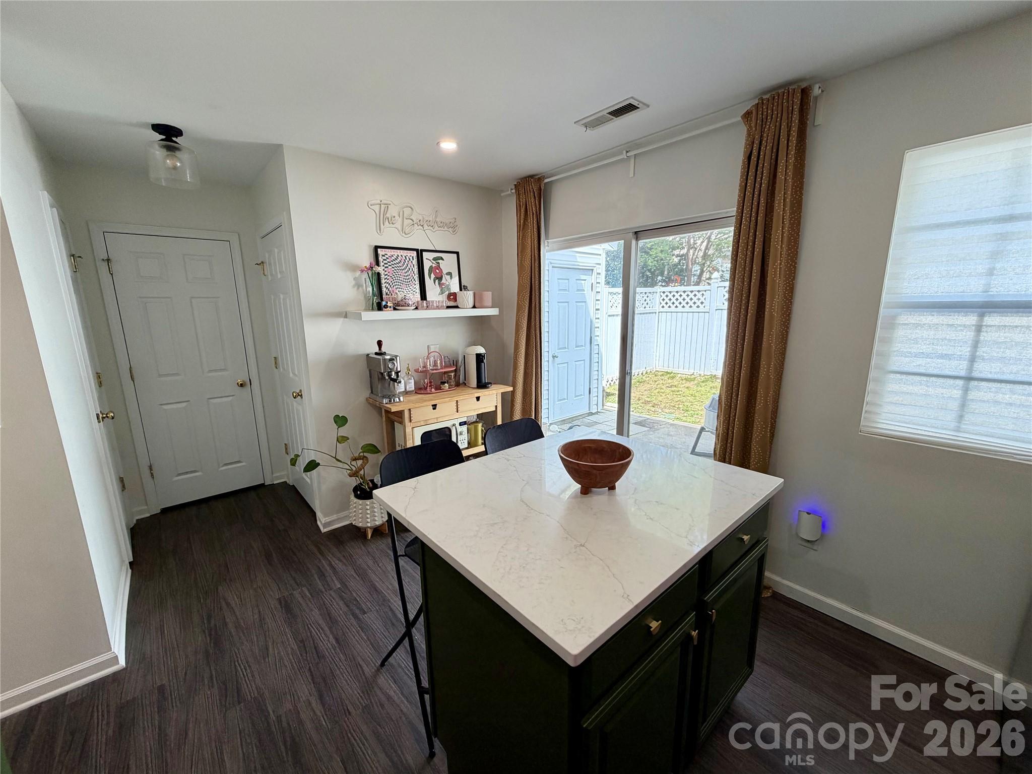 732 Rock Lake Glen Property Photo 10