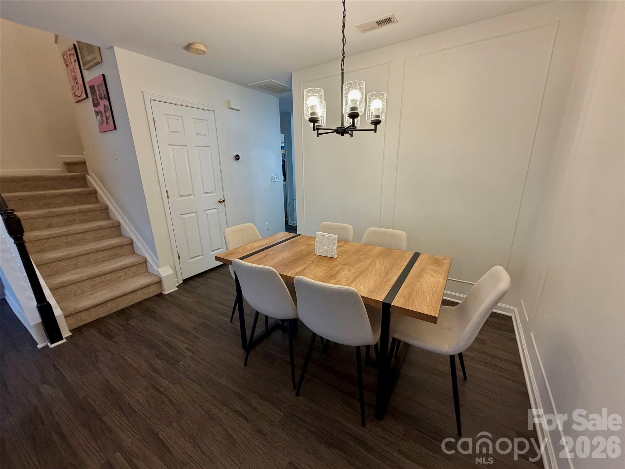 732 Rock Lake Glen Property Photo 11