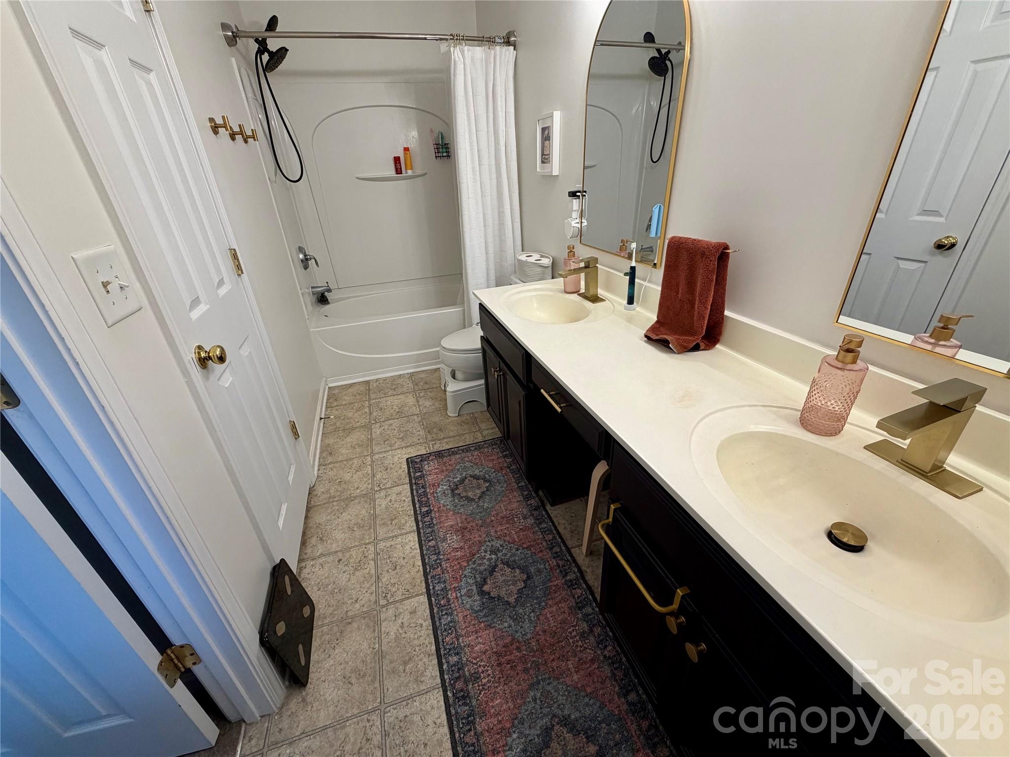 732 Rock Lake Glen Property Photo 16